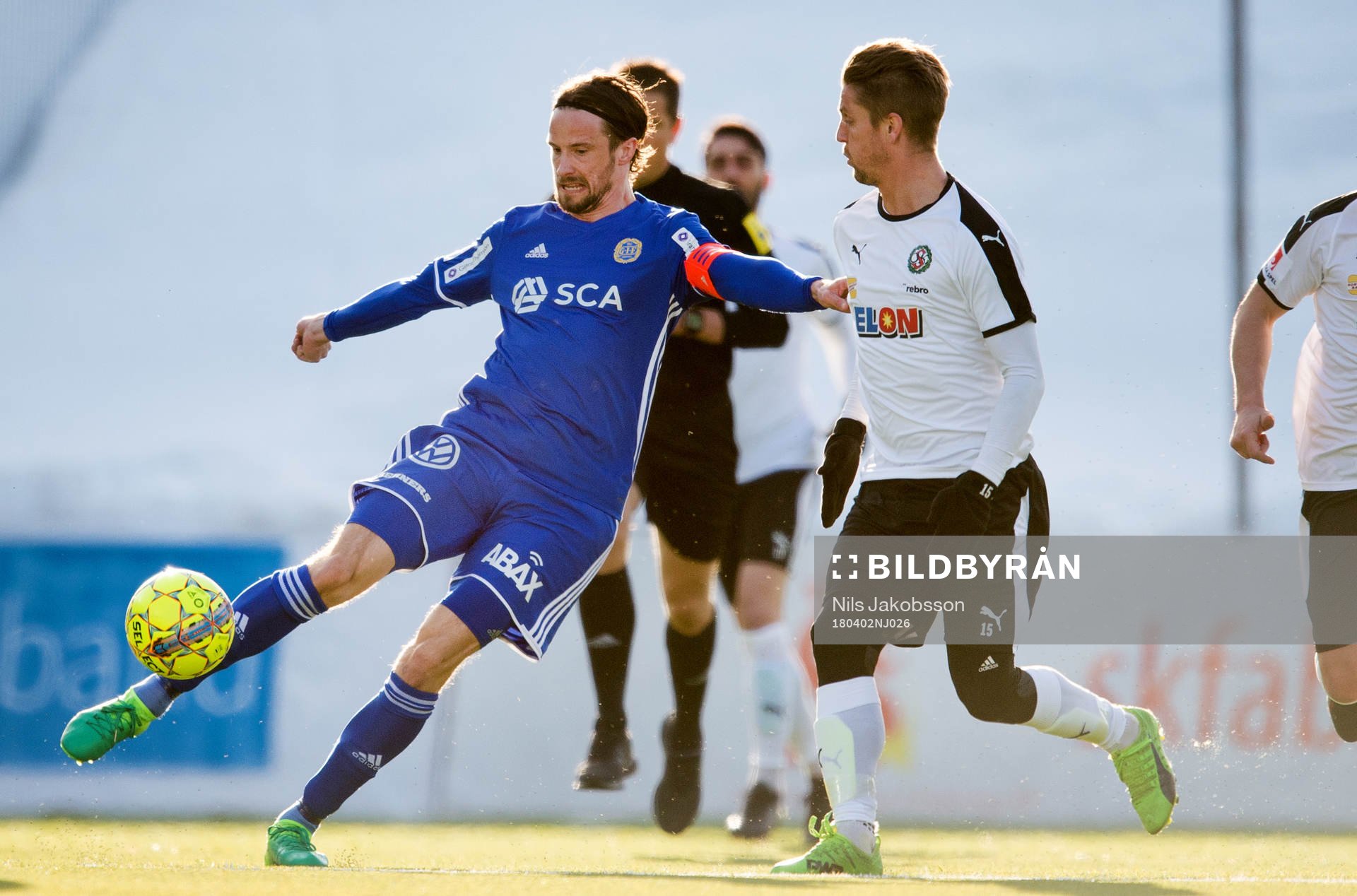 Sundsvalls Linus Hallenius och Örebros Nordin Gerzic