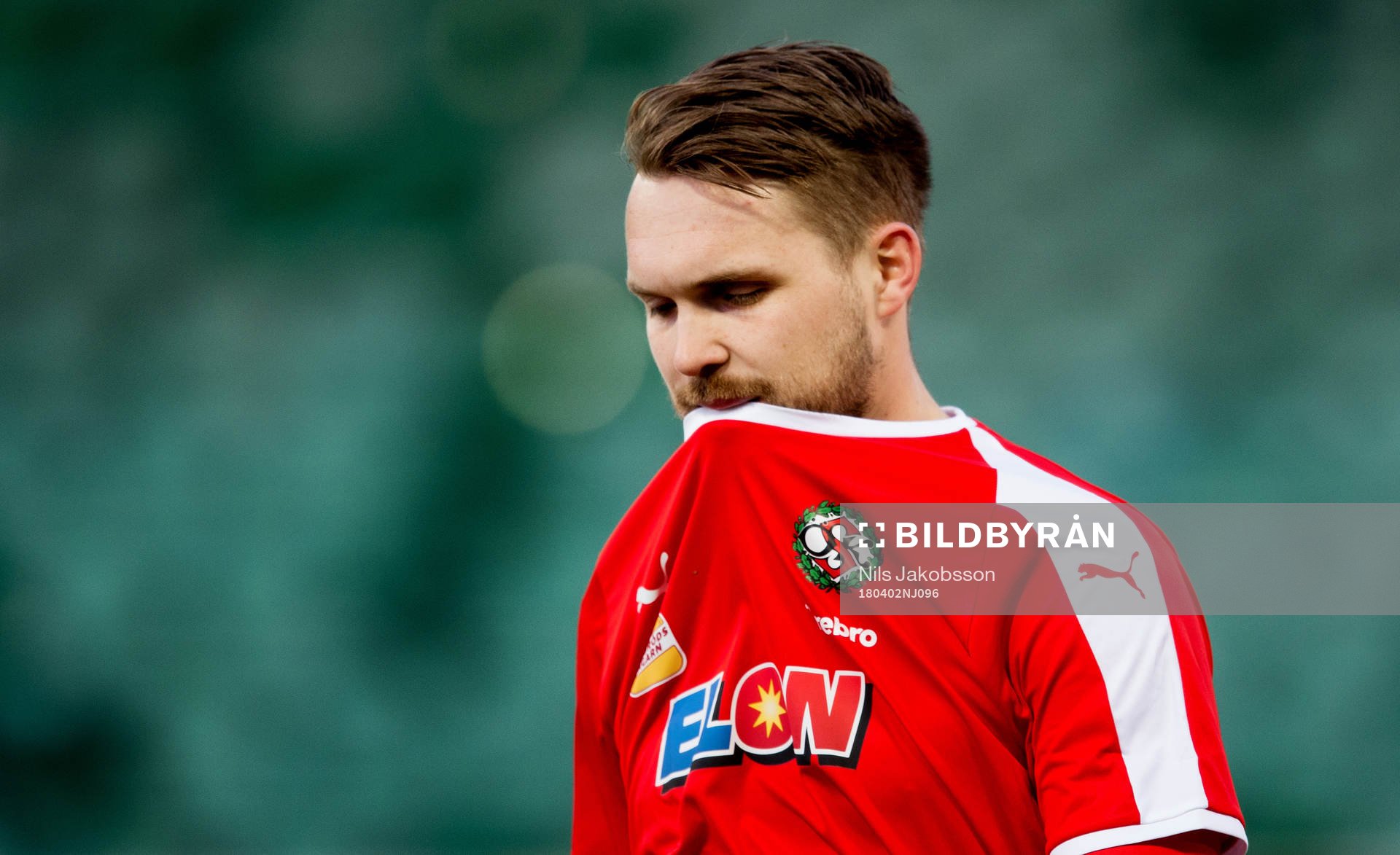 Örebros målvakt Oscar Jansson deppar
