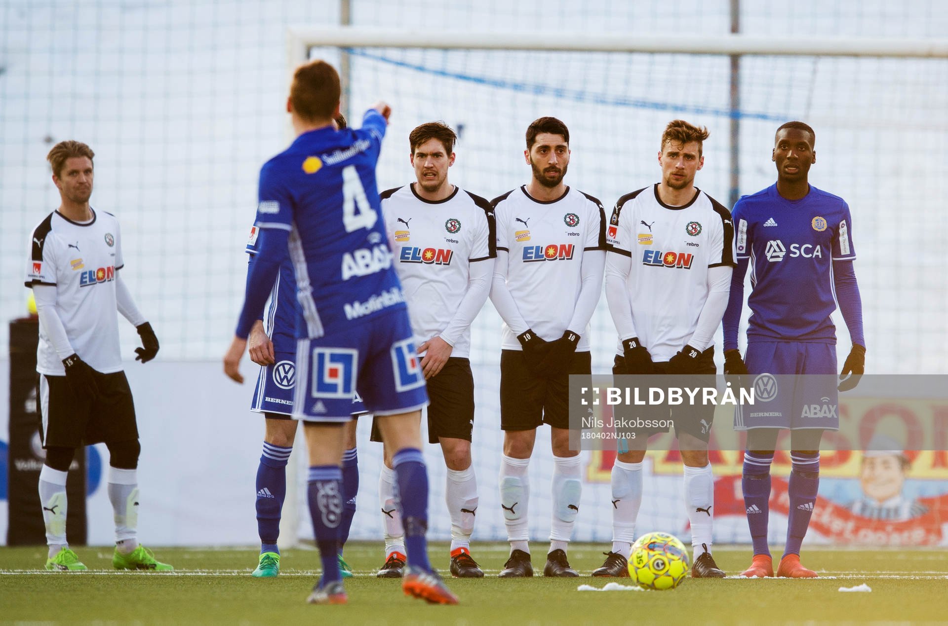 Frisparksmur i form av Örebros Victor Sköld, Nahir