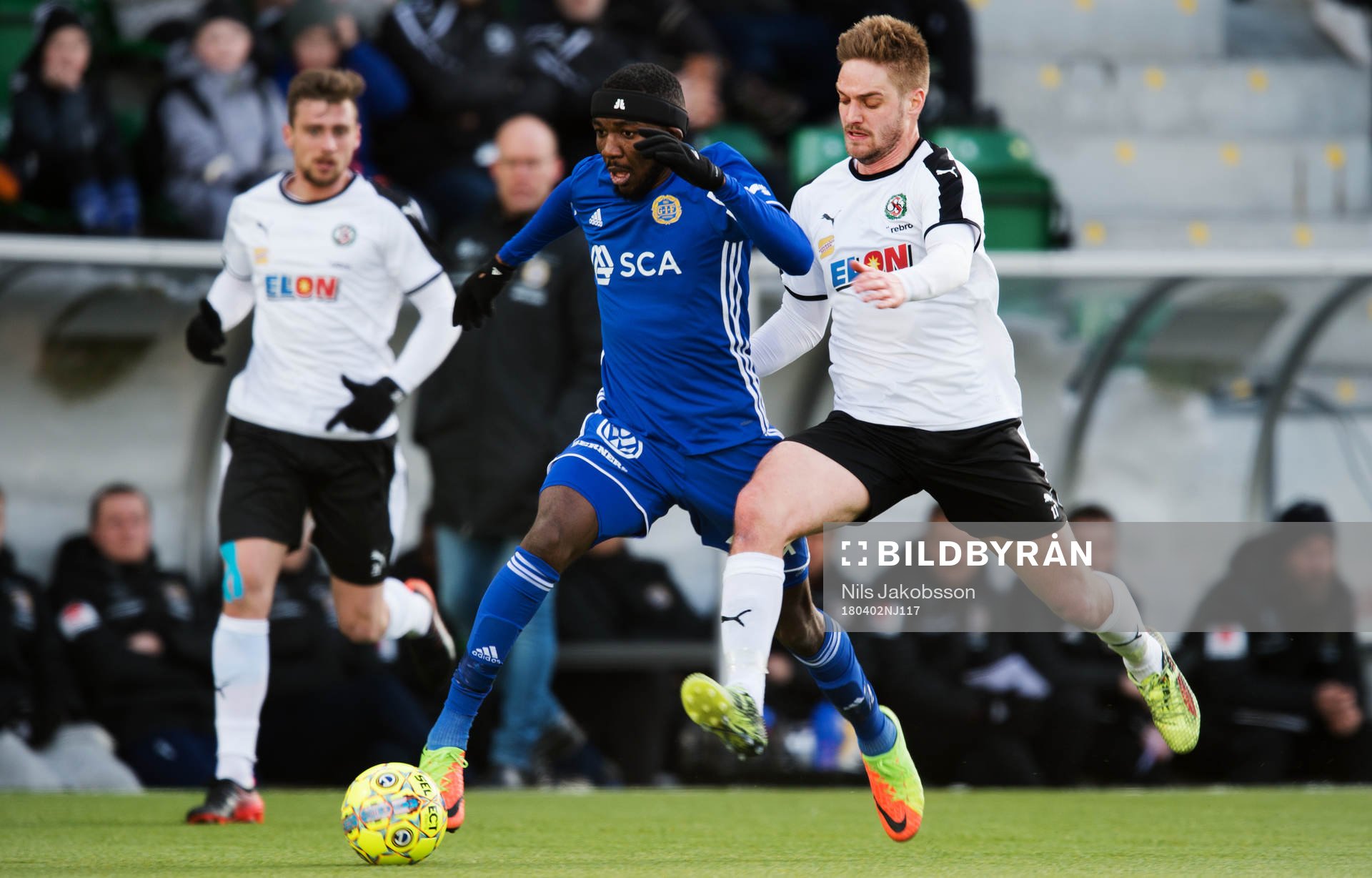 Sundsvalls Chidi Dauda Omeje och Örebros Johan Mårtensson