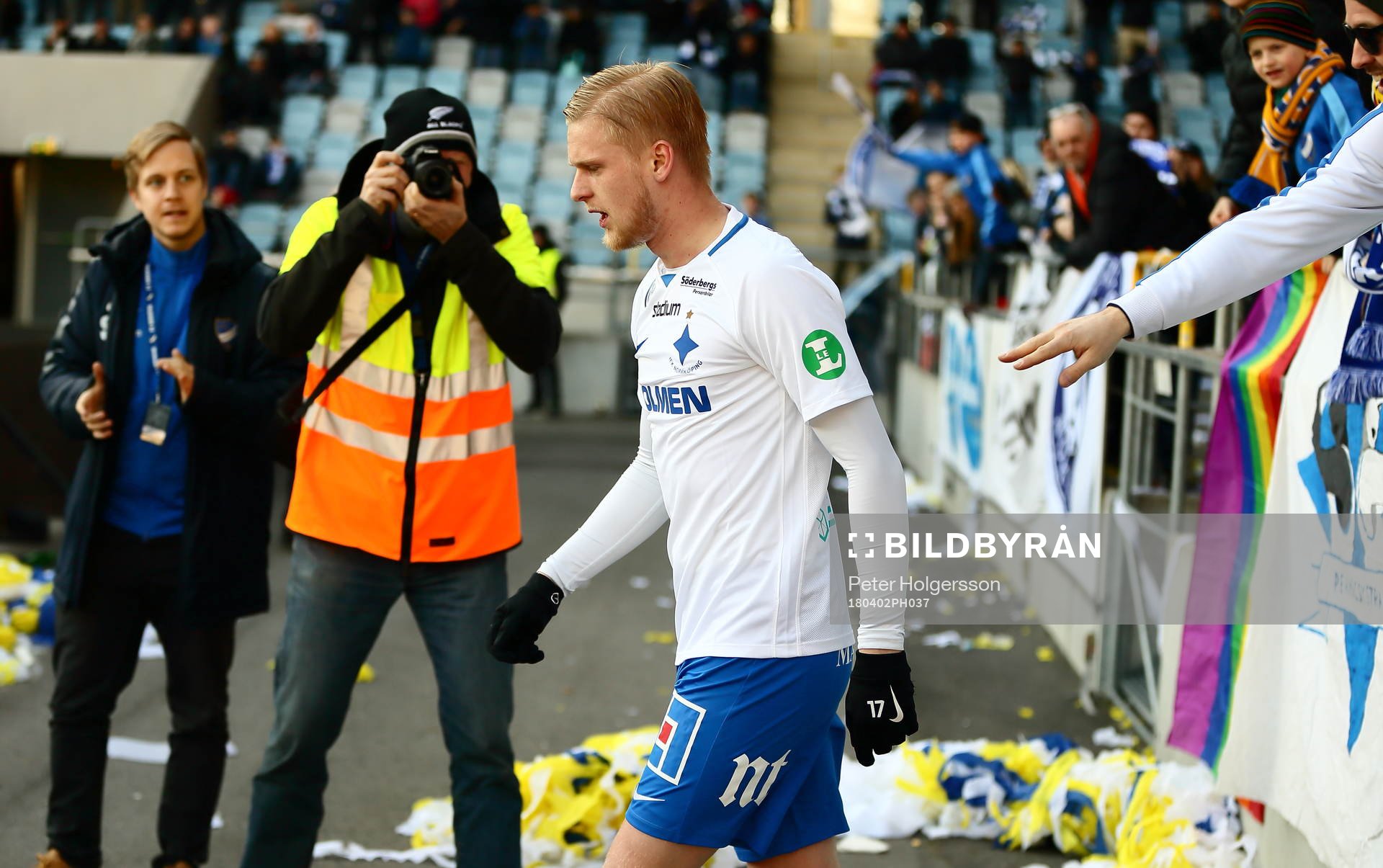 Norrköpings Kalle Holmberg jublar med publiken