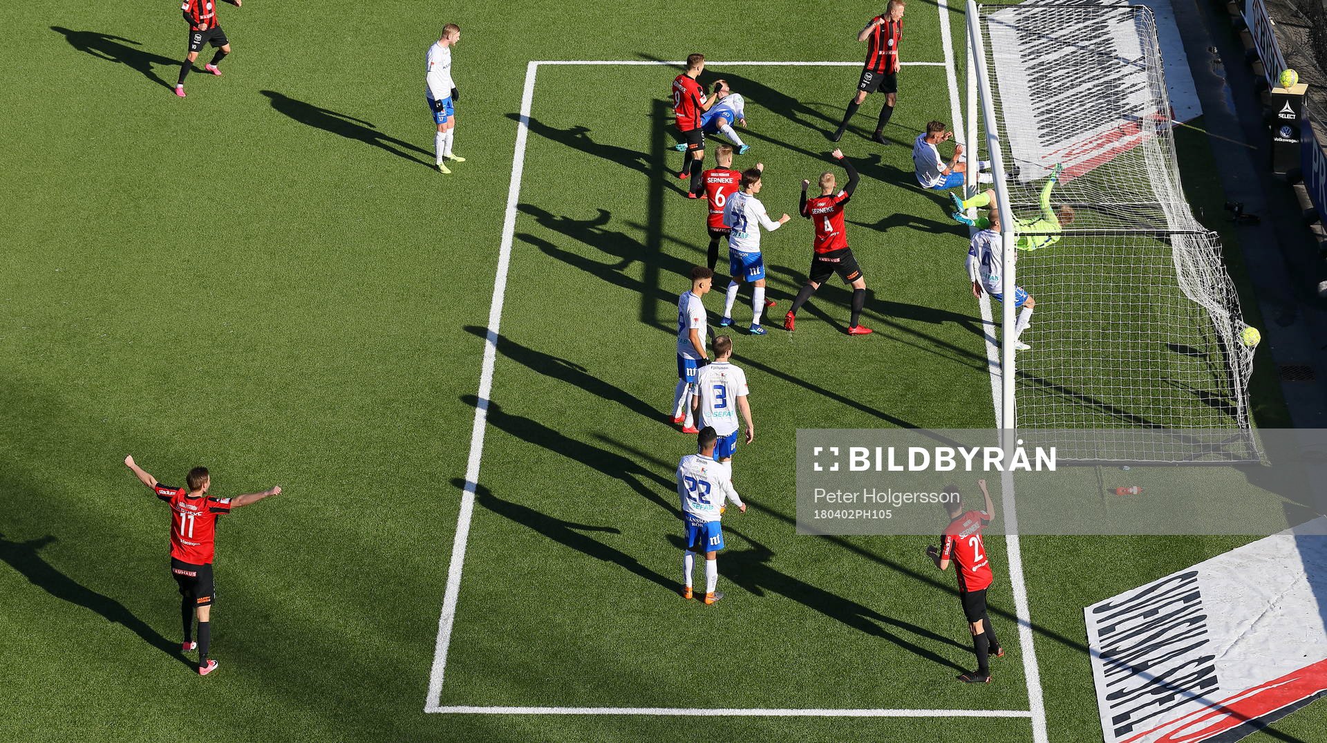 Mål 1-1 av Brommapojkarnas Martin Rauschenberg Brorsen under fotbollsmatchen i Allsvenskan mellan Norrköping och Brommapojkarna den 2 april 2018 i Norrköping.