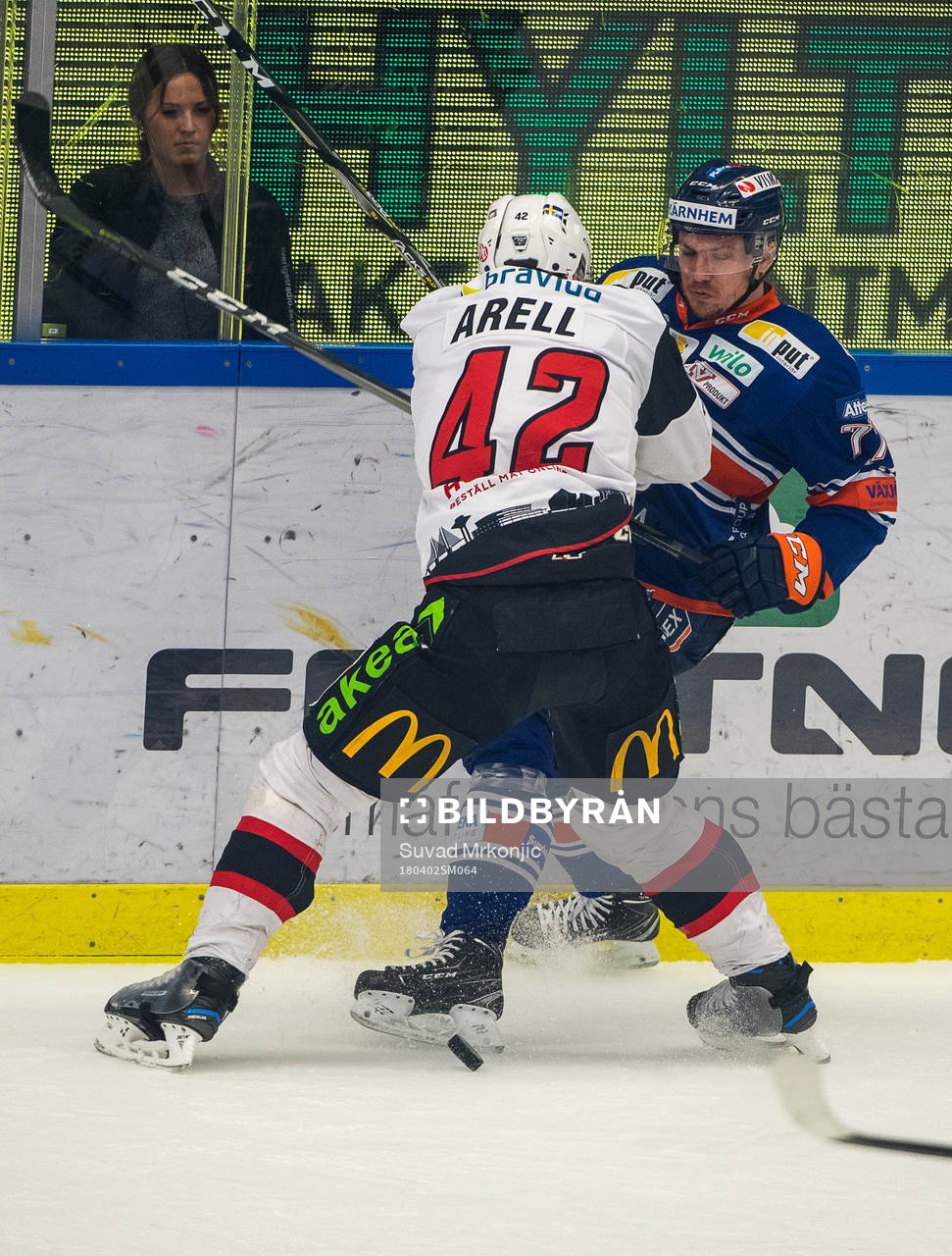 Växjös Pontus Netterberg och Malmö Redhawks Niklas Arell