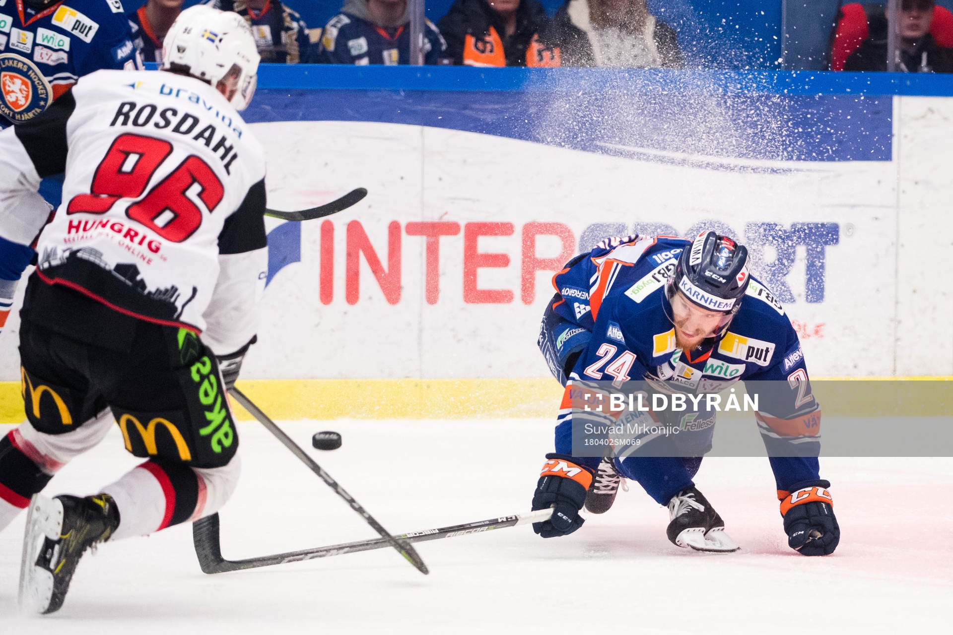Malmö Redhawks Kim Rosdahl och Växjös Brendan Shinnimin