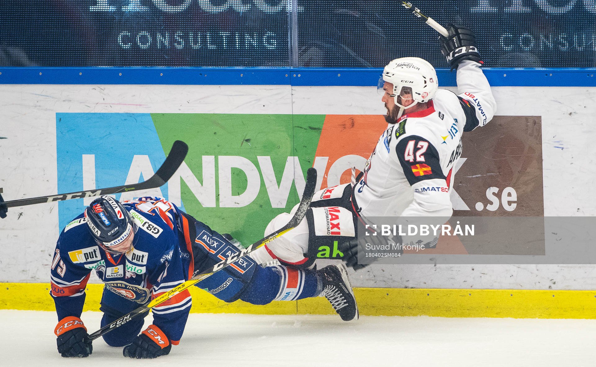 Växjös Tuomas Kiiskinen och Malmö Redhawks Niklas Arell