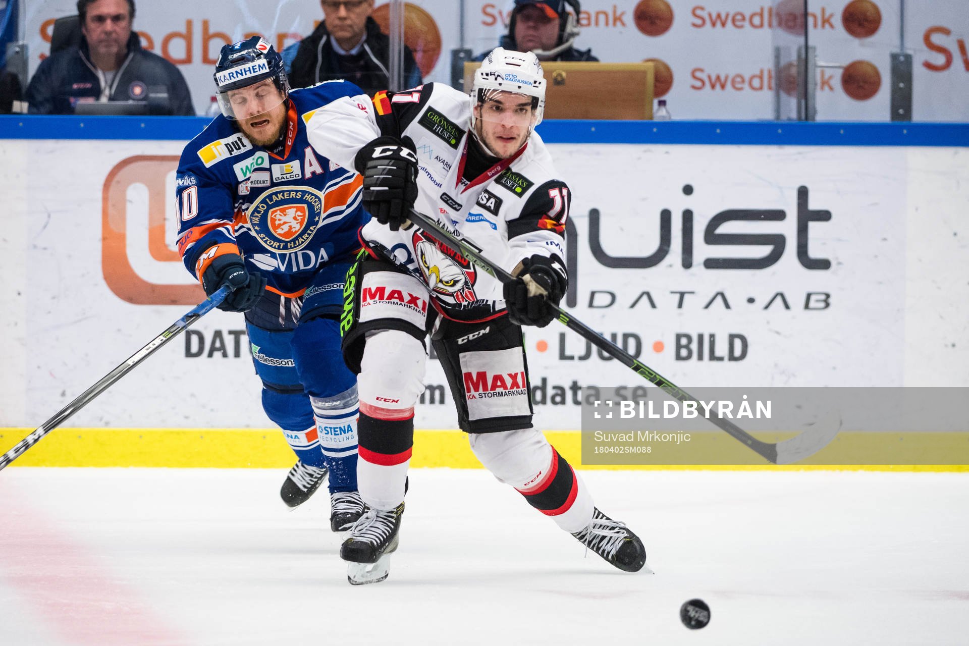 Malmö Redhawks Lukas Haudum och Växjös Erik Josefsson