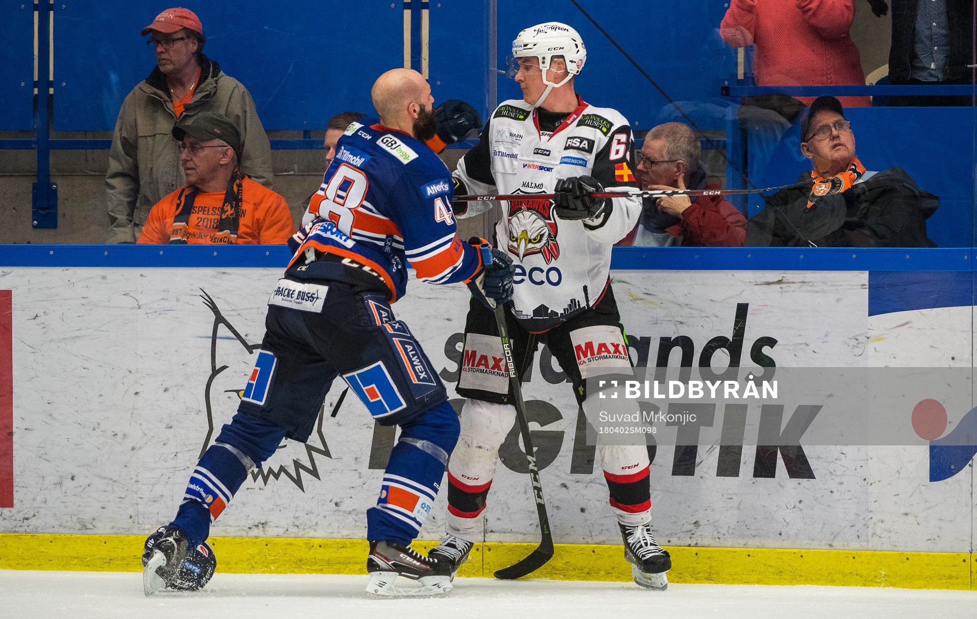 Växjös Daniel Rahimi slår till Malmö Redhawks Fredrik