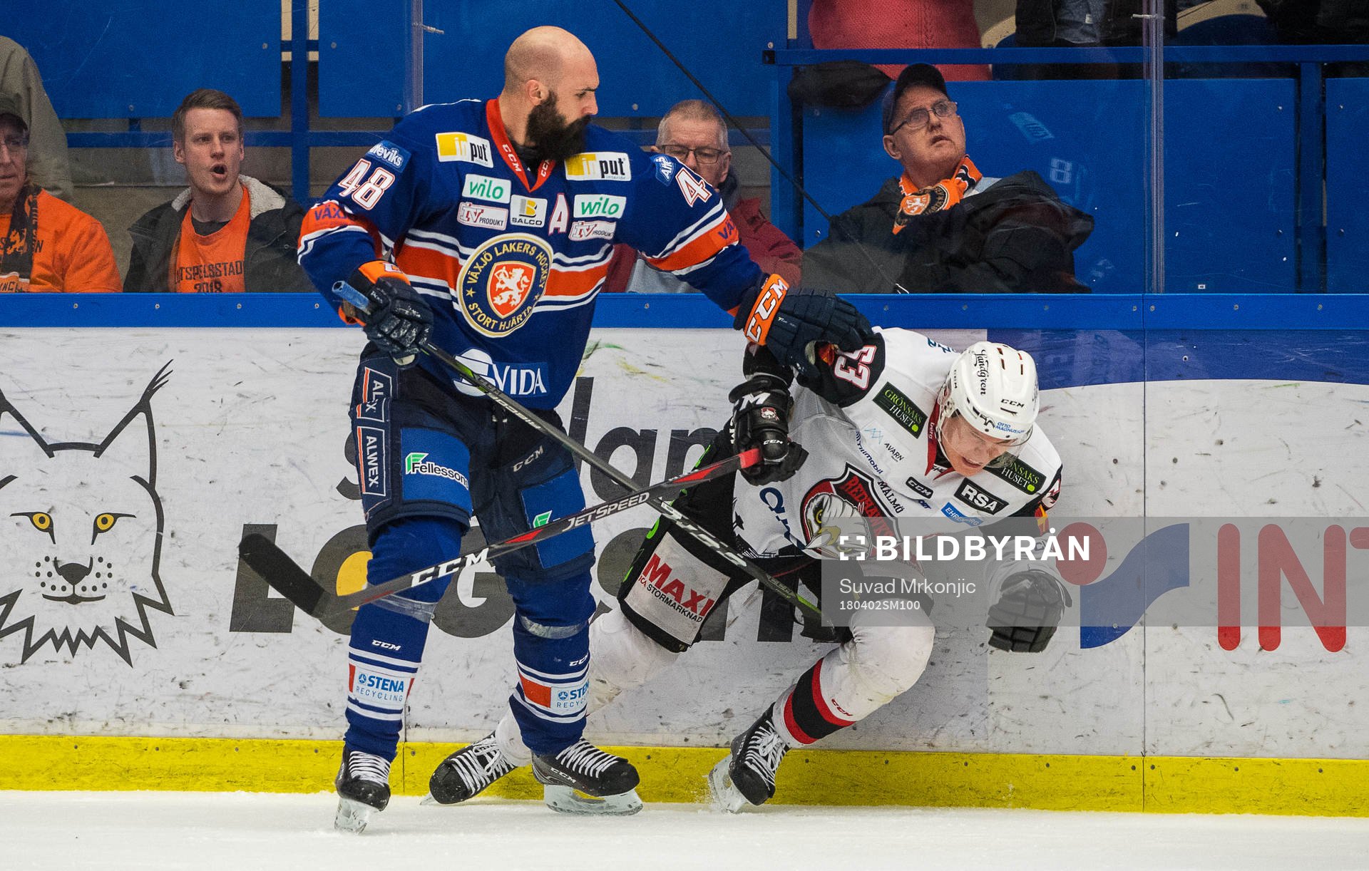 Växjös Daniel Rahimi slår till Malmö Redhawks Fredrik