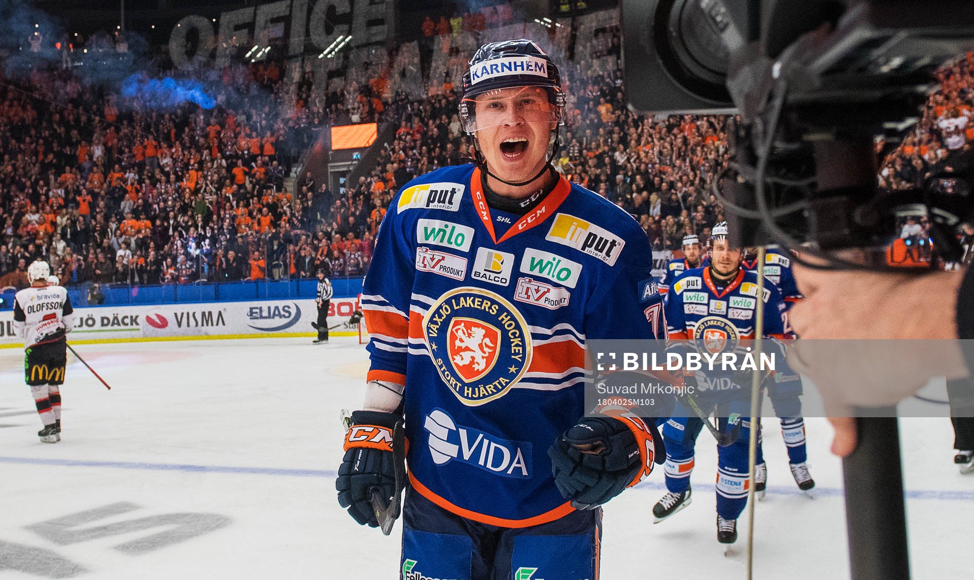 Växjös Dennis Rasmussen jublar