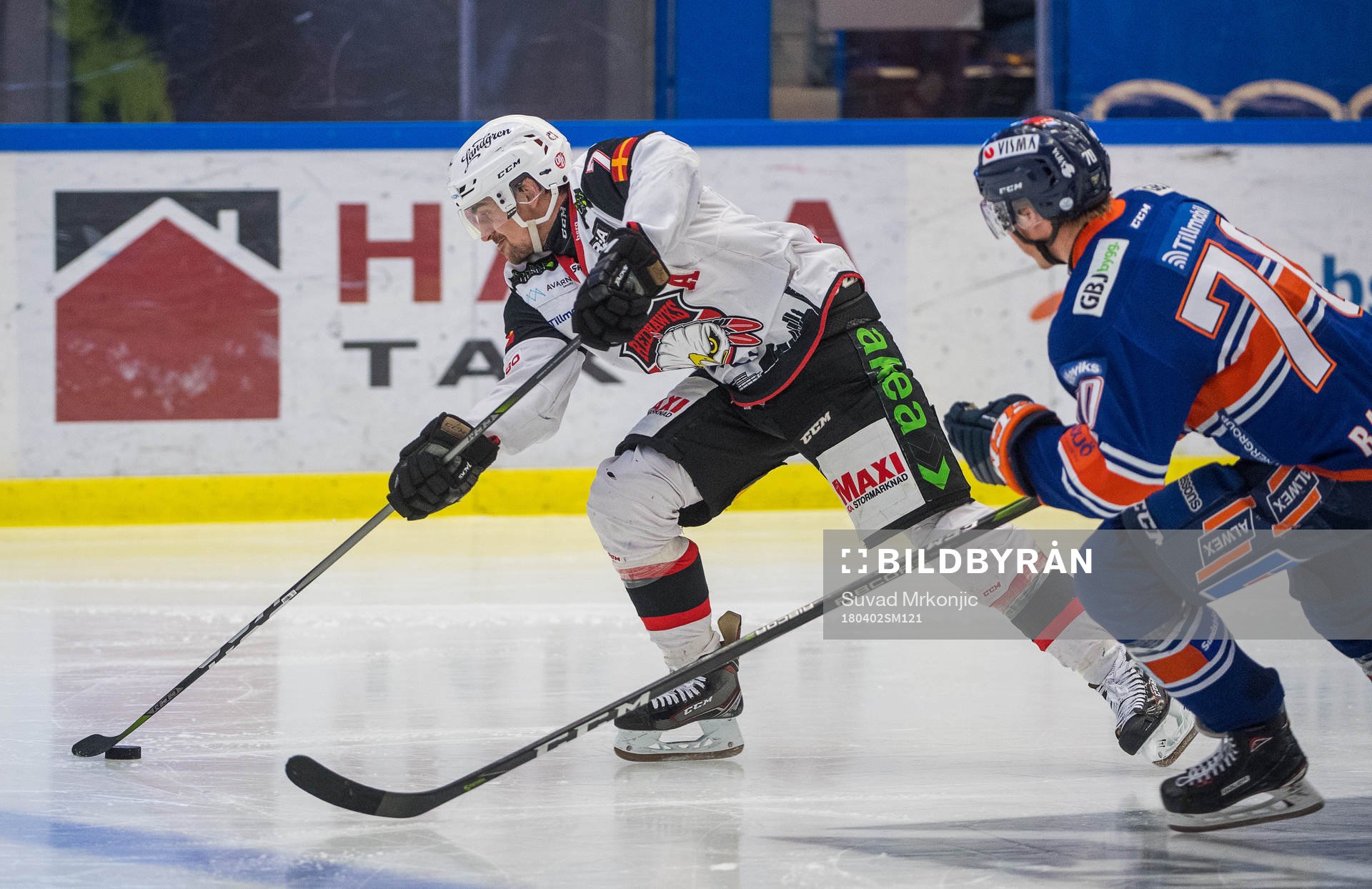 Växjös Dennis Rasmussen och Malmö Redhawks Nils Andersson