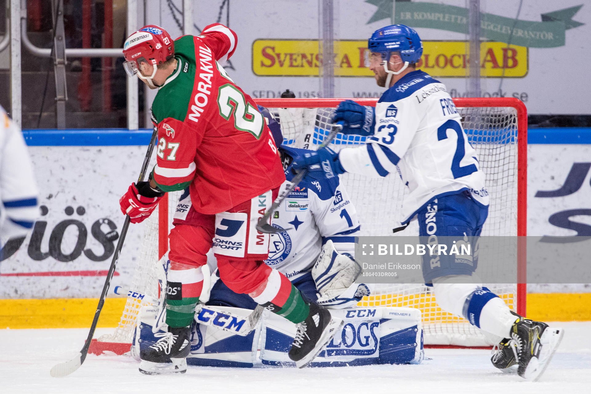Moras Matt Bailey och Leksands Alex Friesen och målvakt