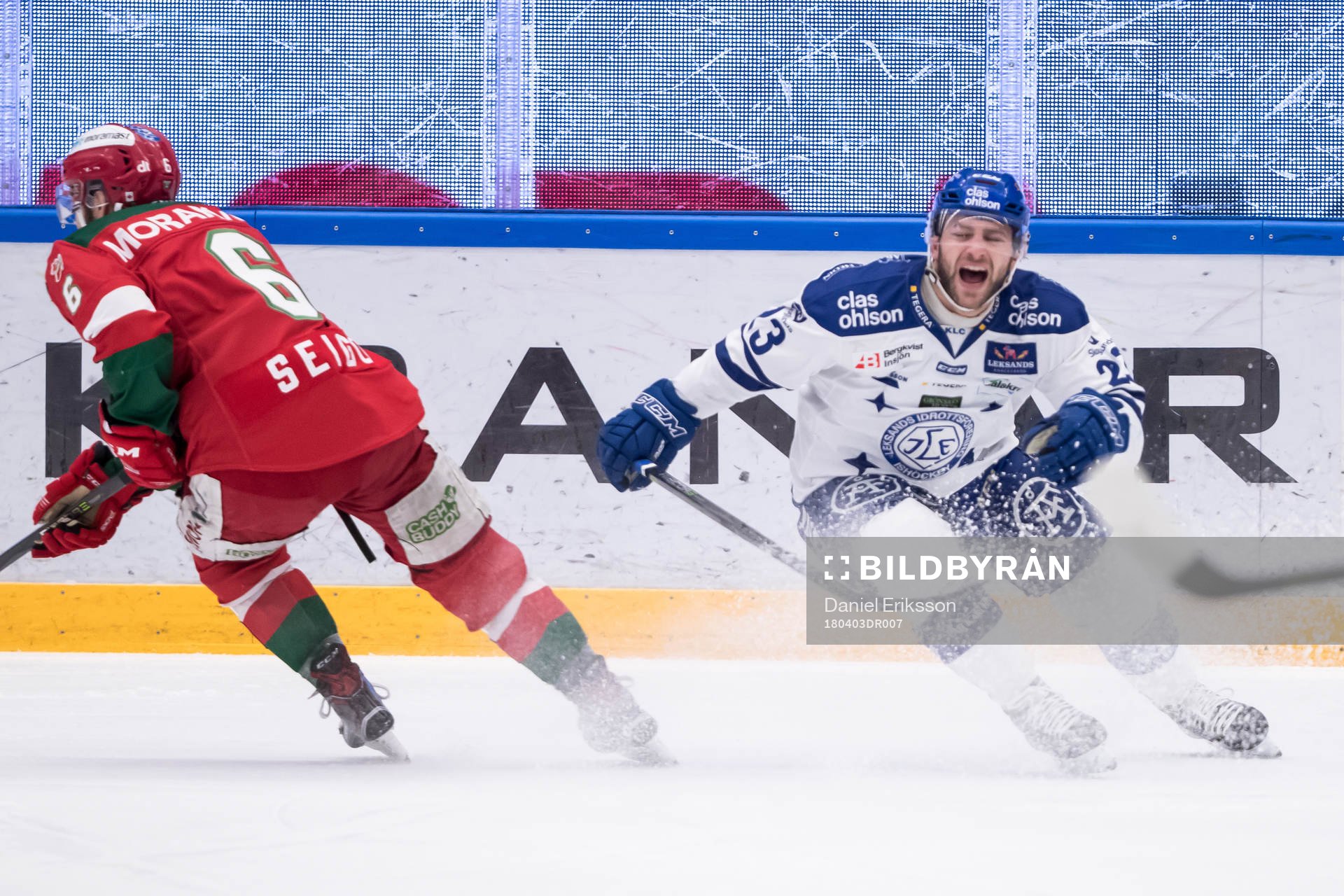 Moras Steven Seigo och Leksands Alex Friesen  i