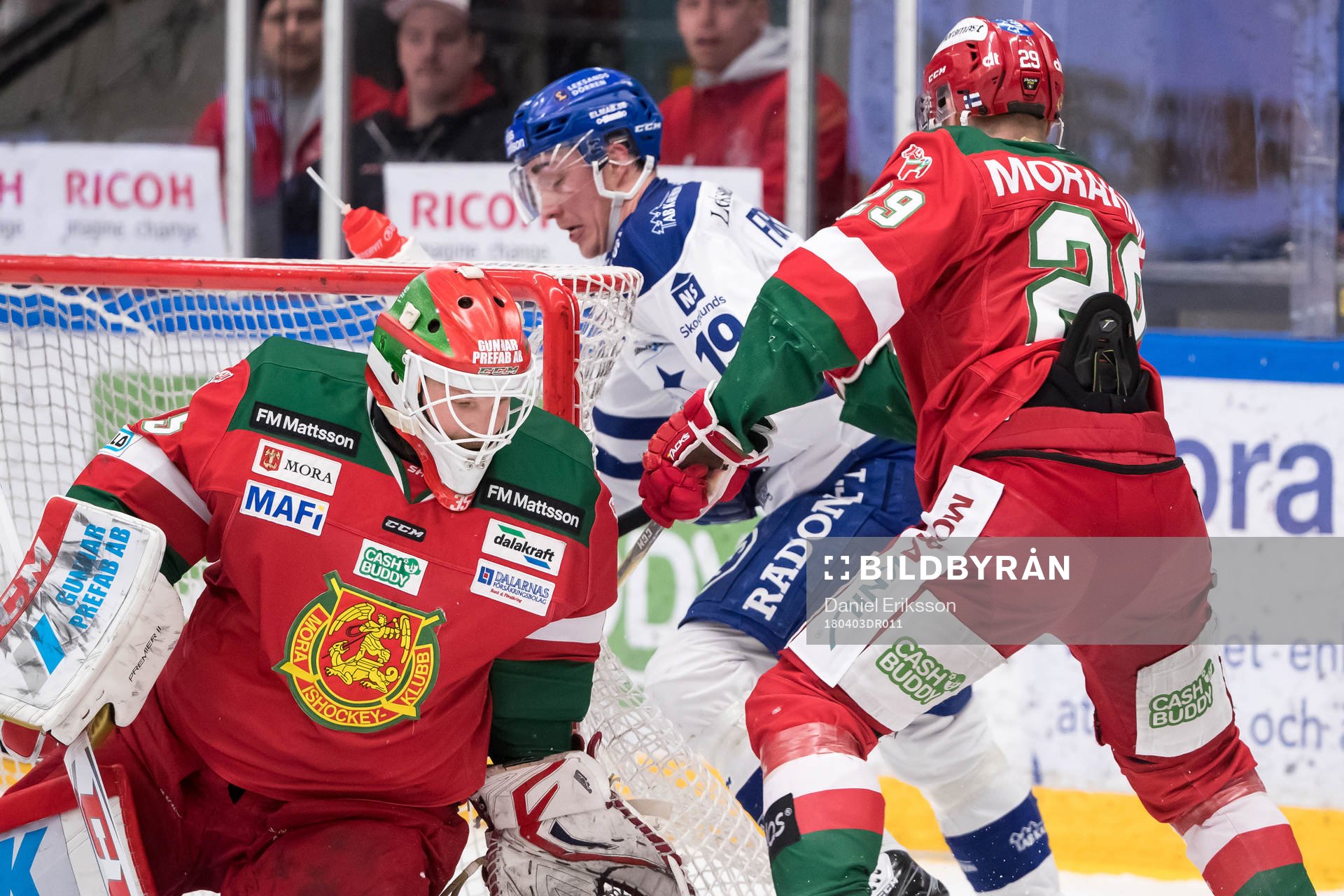 Leksands Tobias Forsberg och Moras Marcus Fagerudd i kamp