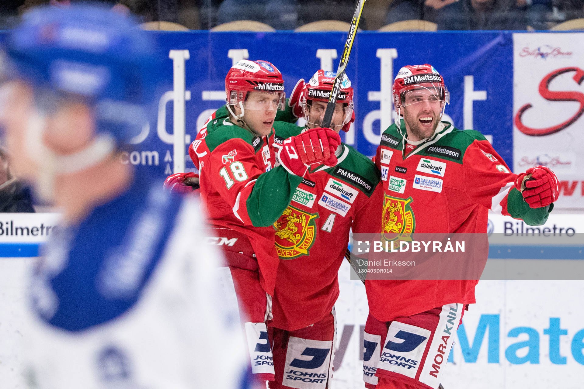 Moras Emil Aronsson jublar med lagkamrater