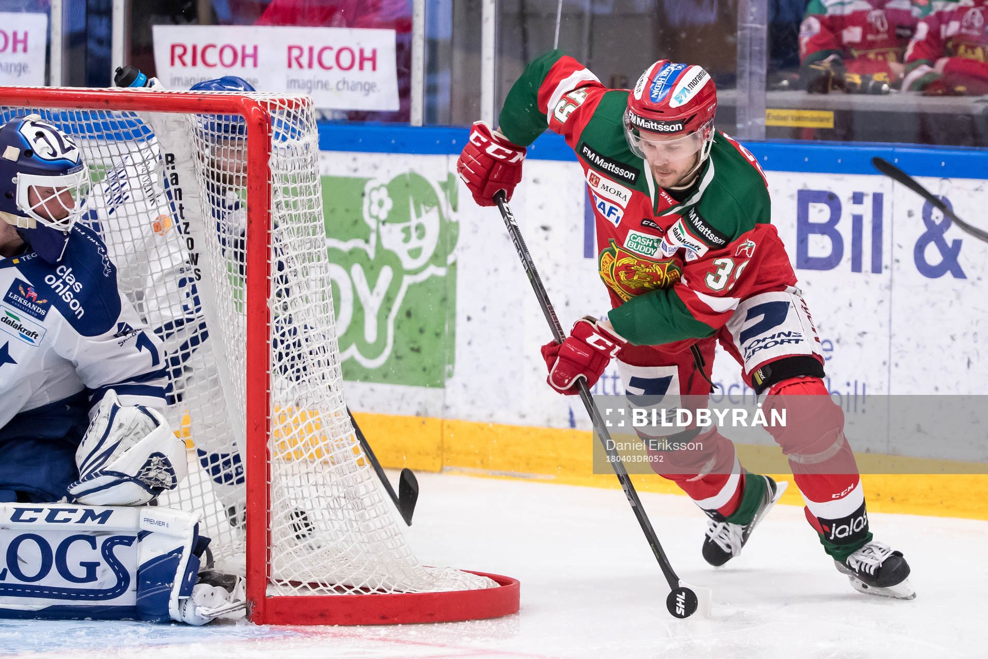 Moras Jacob Nilsson och Leksands målvakt Tex Williamsson