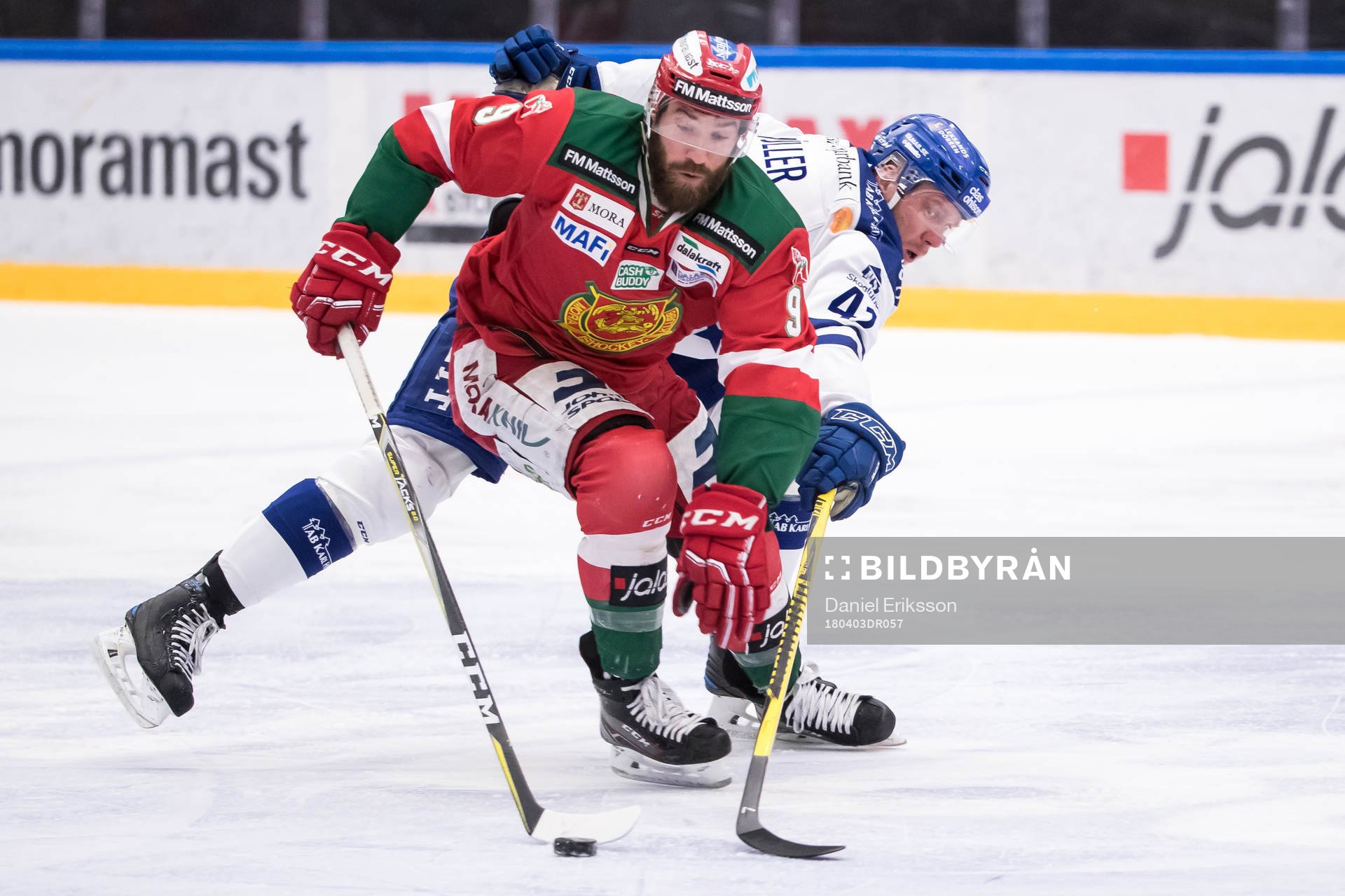 Moras Andrew Rowe och Leksands Marcel Müller  i
