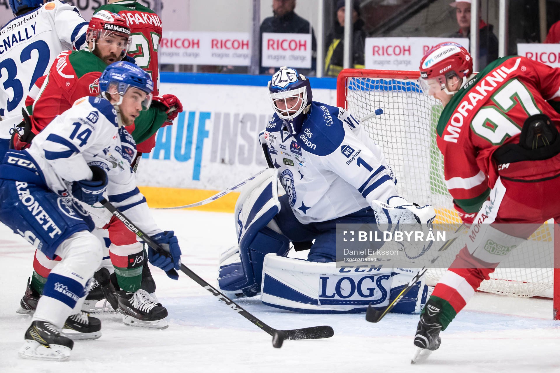 Leksands Oskar Lang och målvakt Tex Williamsson och Moras