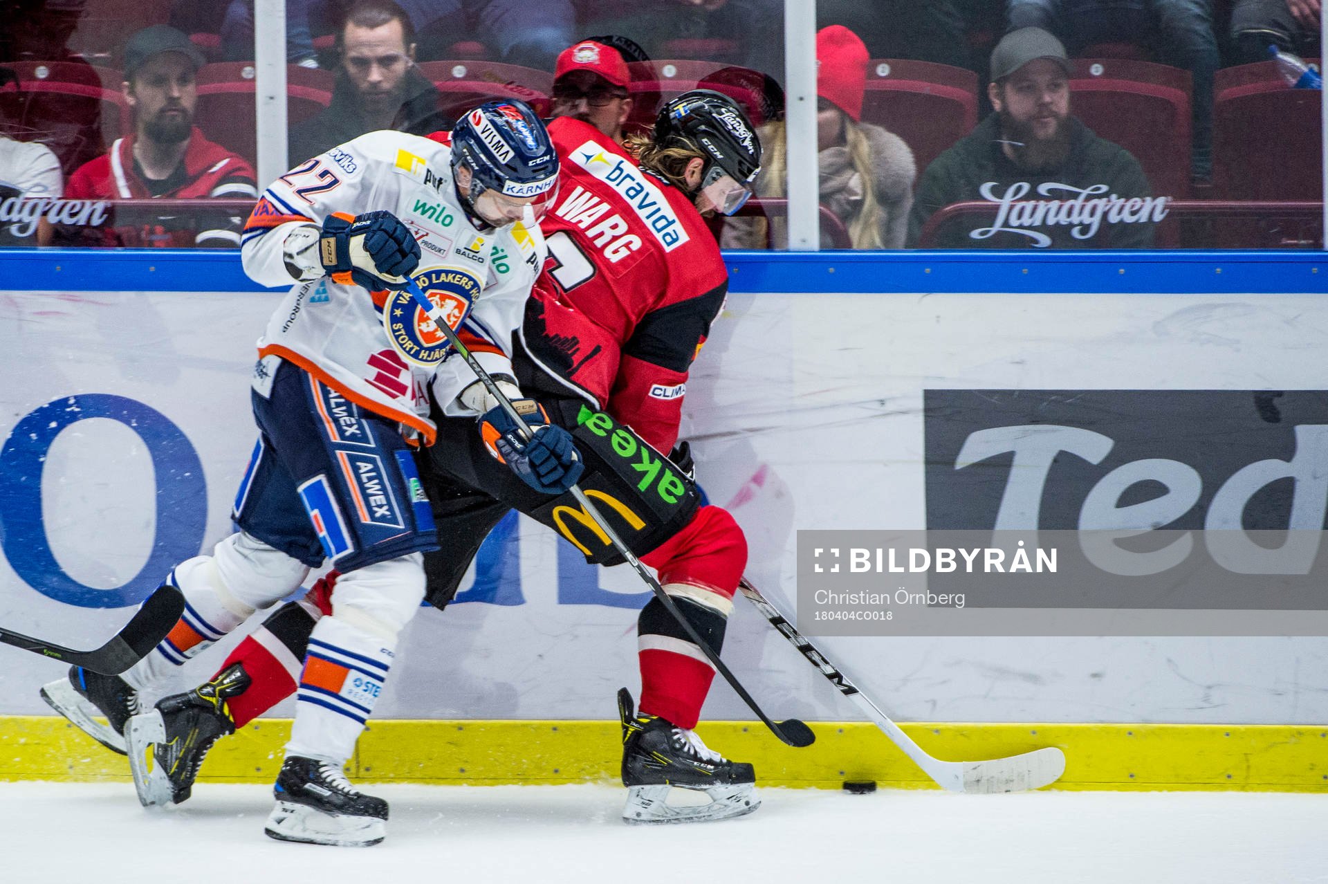Växjös Janne Pesonen mot Malmö Redhawks Stefan Warg