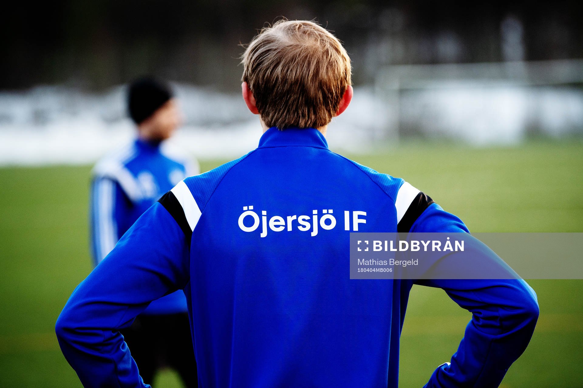En spelare med texten Öjersjö IF på tröjan