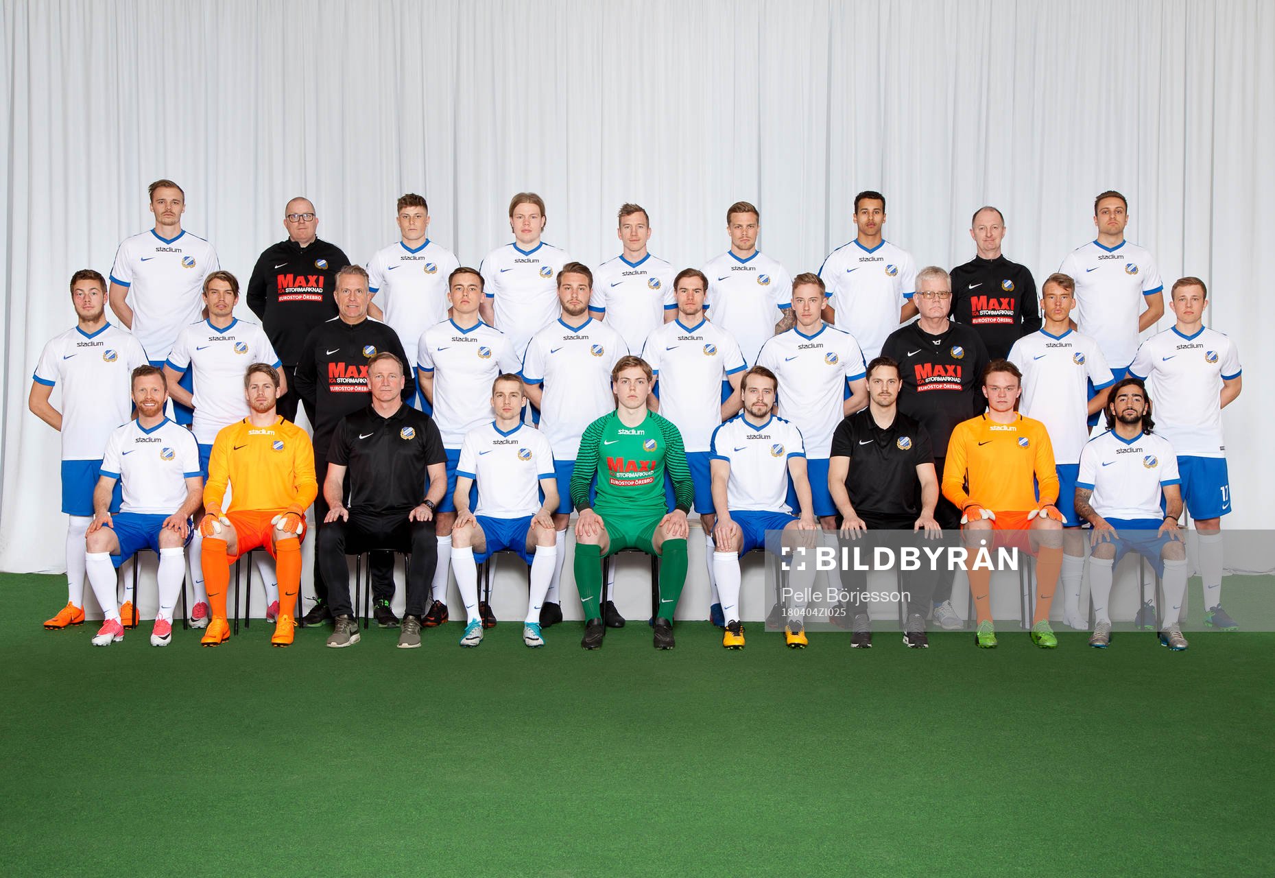 Rynninge poserar för en lagbild den 4 april 2018 i Örebro. Bakre ledet från vänster: Mattias Floren, materialare Jonas Holmberg, Konrad Gustafsson, Alexander Floren, Robin Ingvarsson, Emil Berger, David Hasler, materialare Mats Olsson, Pierre Hertin. Mittenledet från vänster: Linus Jansson, Rasmus Noren, hjälptränare Mikael Toftling, Alexander Hallin, Haris Karahmet, Martin Springfeldt, Jonathan Lundberg, läkare Bengt Ljunglöf, Pontus Hatula, Henrik Hultberg. Sittande från vänster: Kristoffer Näfver, Andreas Carlström, assisterande tränare Patrick Ingvarsson, August Holmberg, Rasmus Brolin, Jens Arrby, tränare Stellan Carlsson, Daniel Angergård, Miran Abdulrahman.
