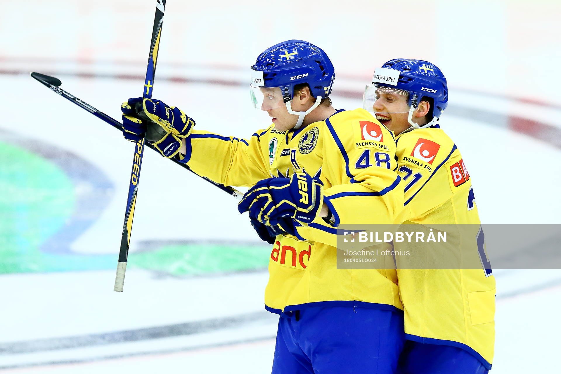 Sveriges Lawrence Pilut kramar om Carl Klingberg och jublar