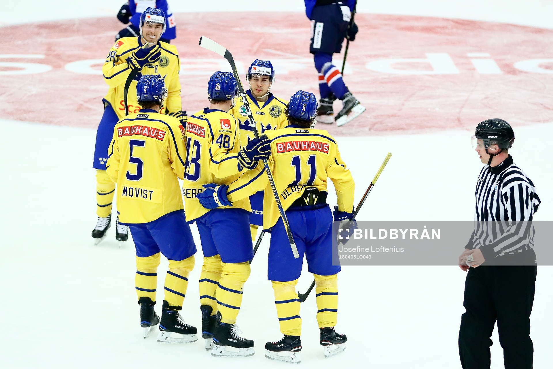 Sveriges Carl Klingberg med flera jublar