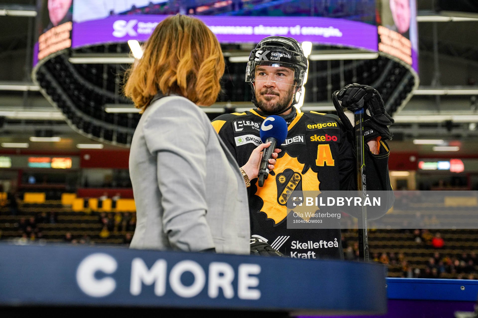 Skellefteås Jimmie Ericsson blir intervjuad av Cmores