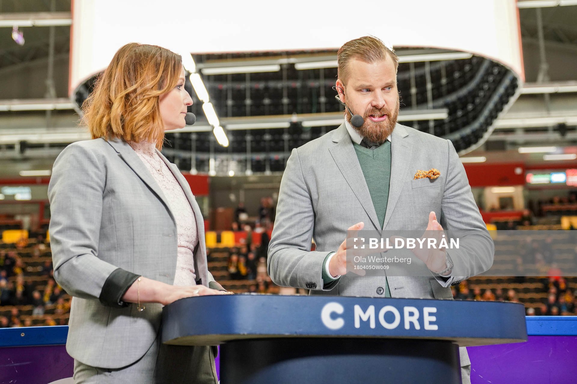Cmores kommentator Lena Sundqvist och expert Sanny