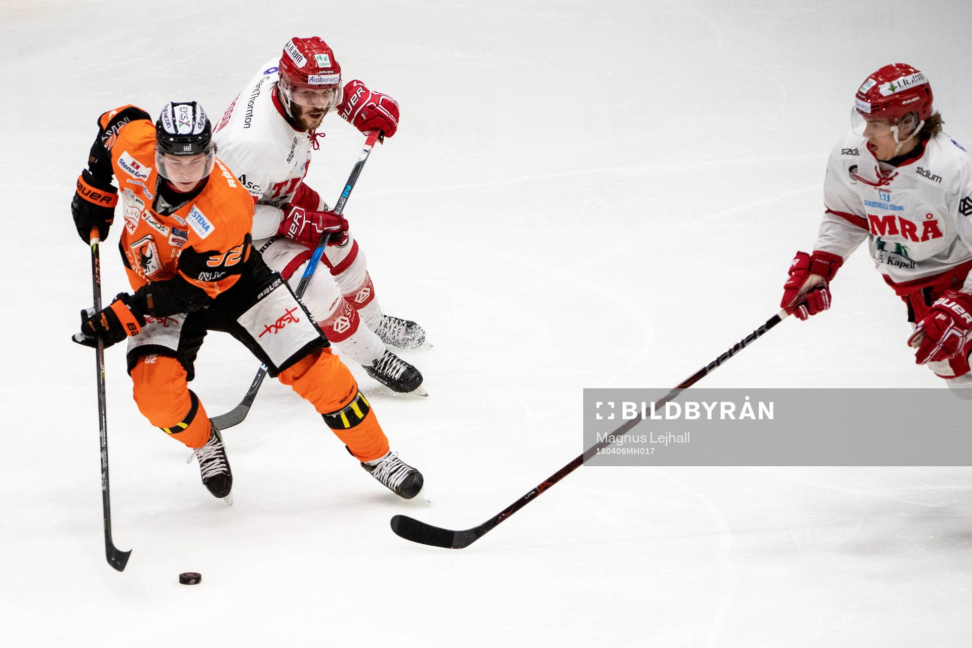 Karlskronas Dennis Svensson  och Timrås Marcus Hardegård