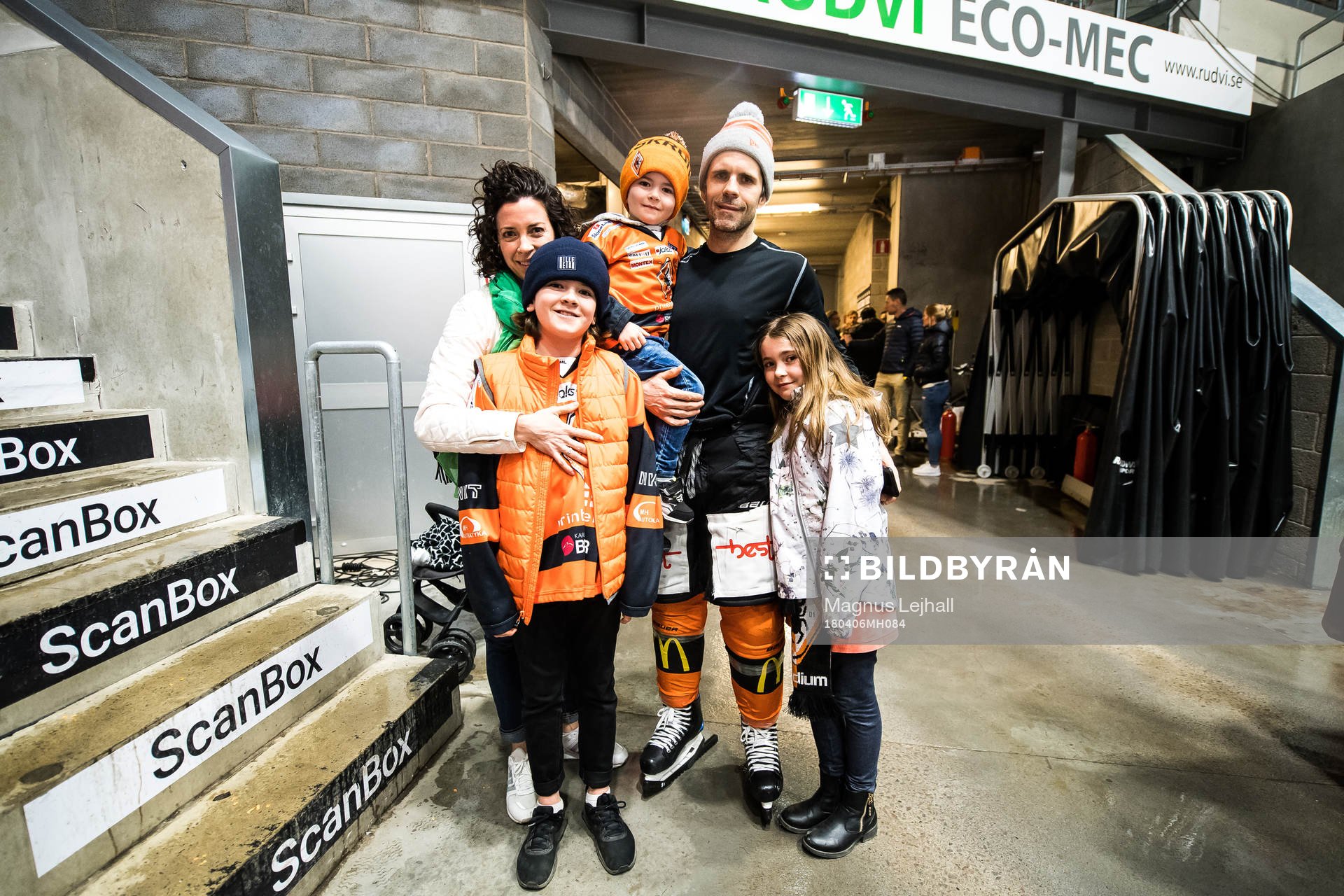 Karlskronas Cory Murphy med familj poserar