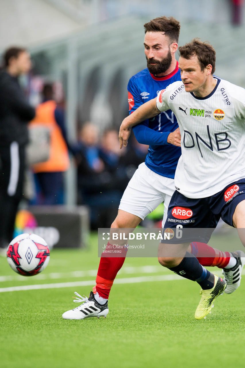 Magnus Lekven of Vålerenga and Henning Hauger of