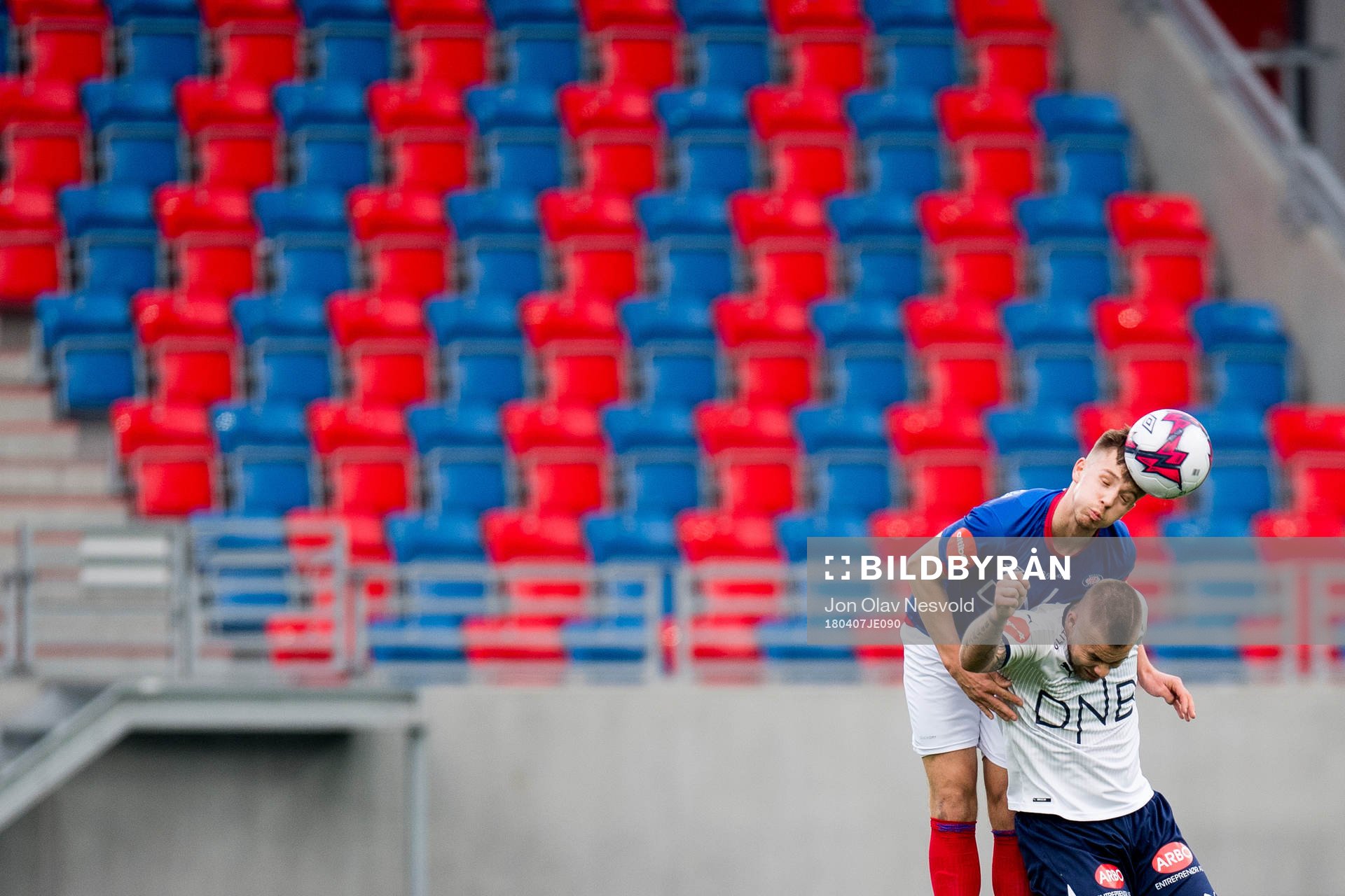 Simen Juklerød of Vålerenga and Marcus Pedersen of
