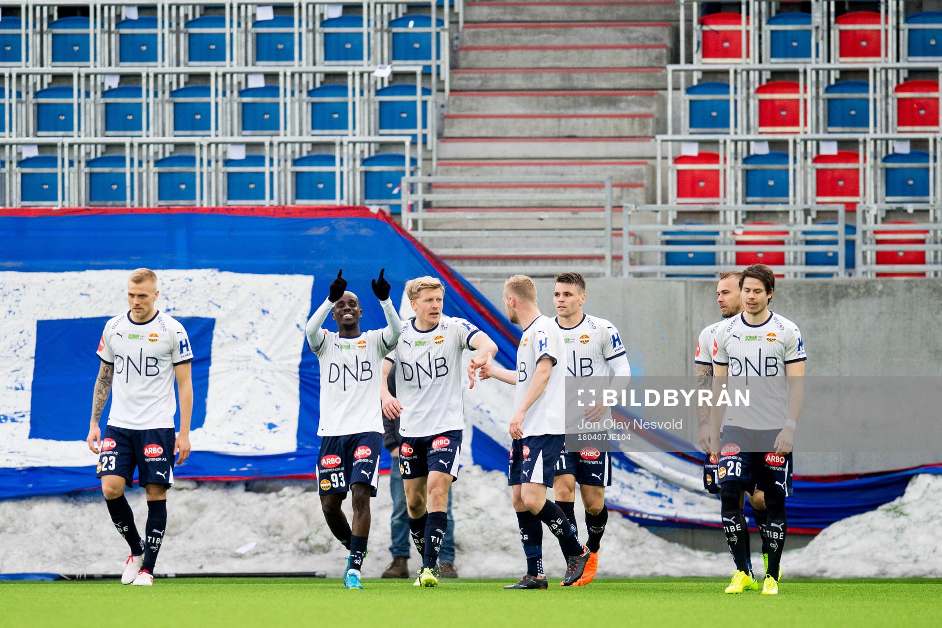 Tokmac Nguen of Strømsgodset celebrates 2-1 with his