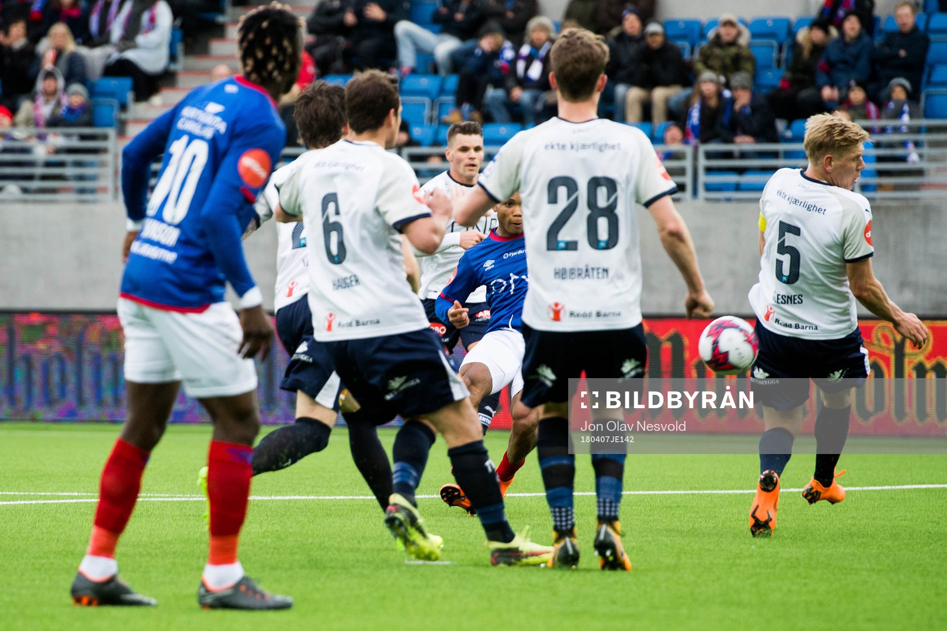 Chidera Ejuke of Vålerenga scores 1-1