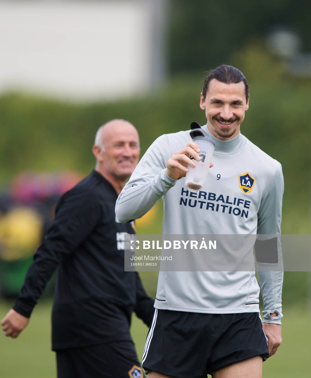 Assisterande tränare Dominic Kinnear och Zlatan Ibrahimovic