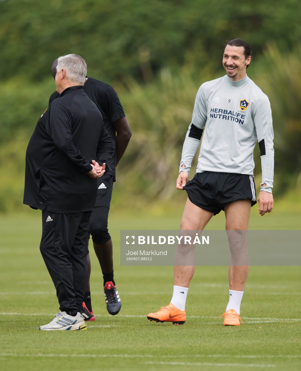 Zlatan Ibrahimovic skrattar