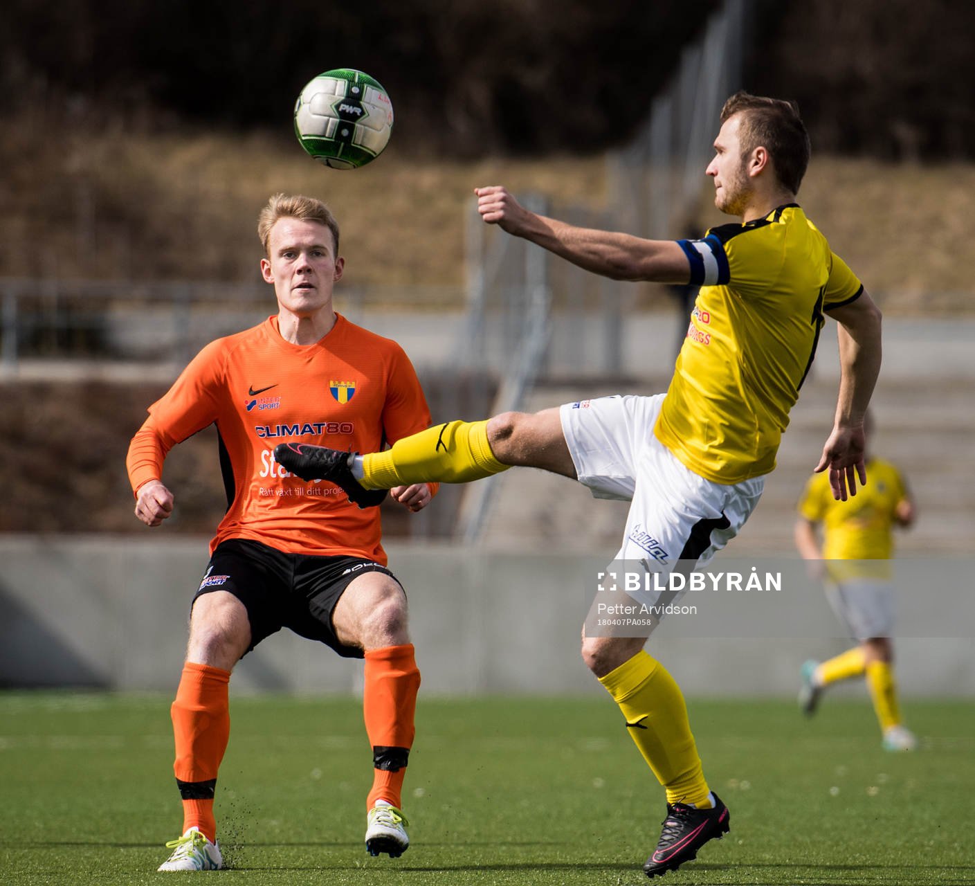 Torns Adam Olofsson och Lunds Admir Osmancevic