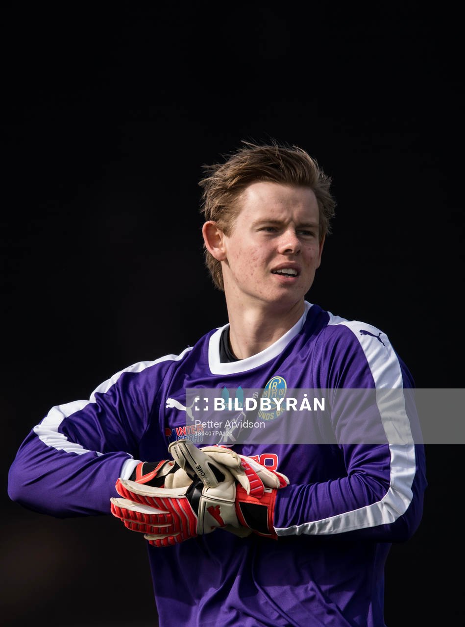 Lunds målvakt Jakob Tånnander under fotbollsmatchen i division 1 södra mellan Lund och Torn den 7 april 2018 i Lund.