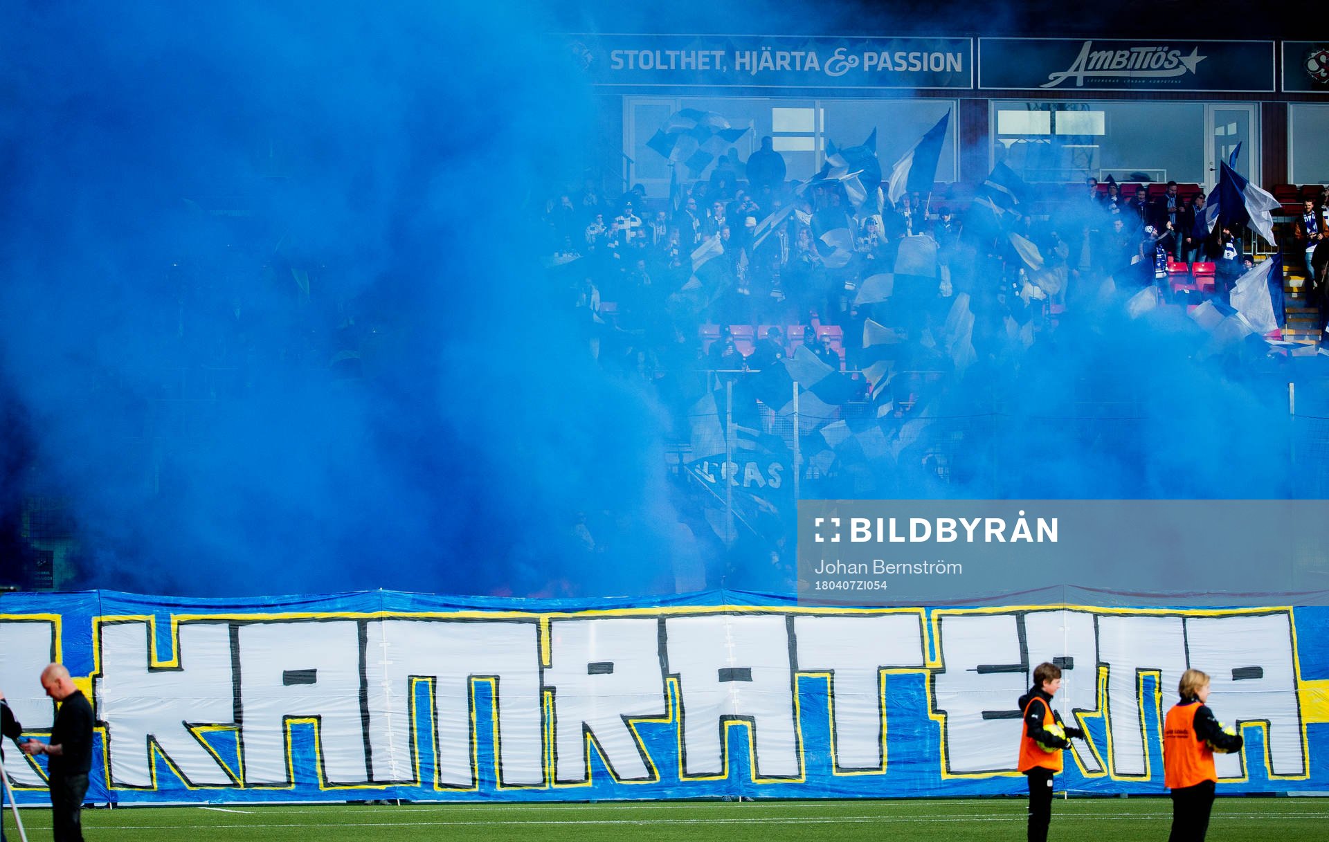 Norrköpingsklacken kör ett stort tifo