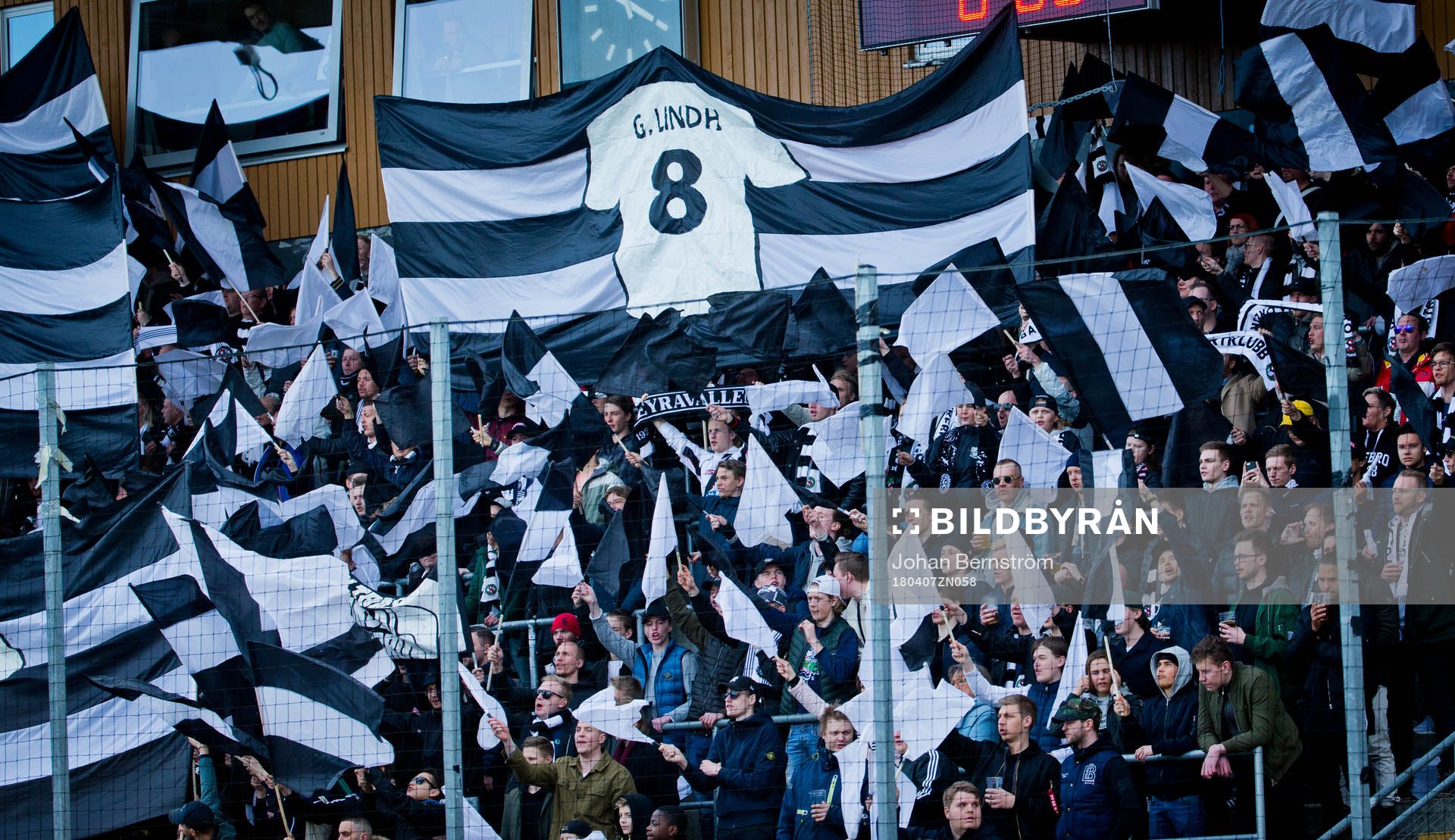 Örebroklacken kör ett stort tifo