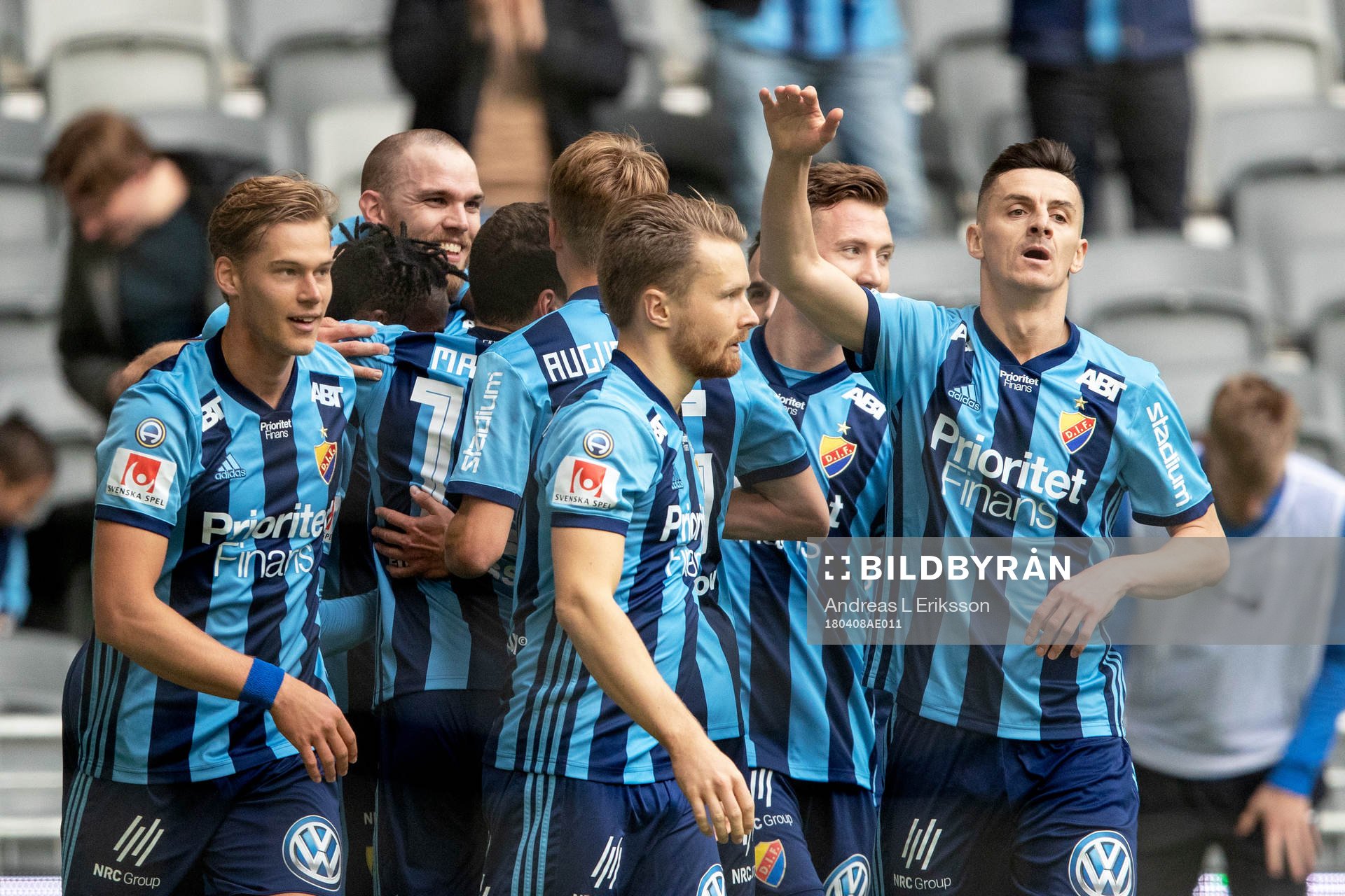 Djurgårdens Marcus Danielson jublar med lagkamrater