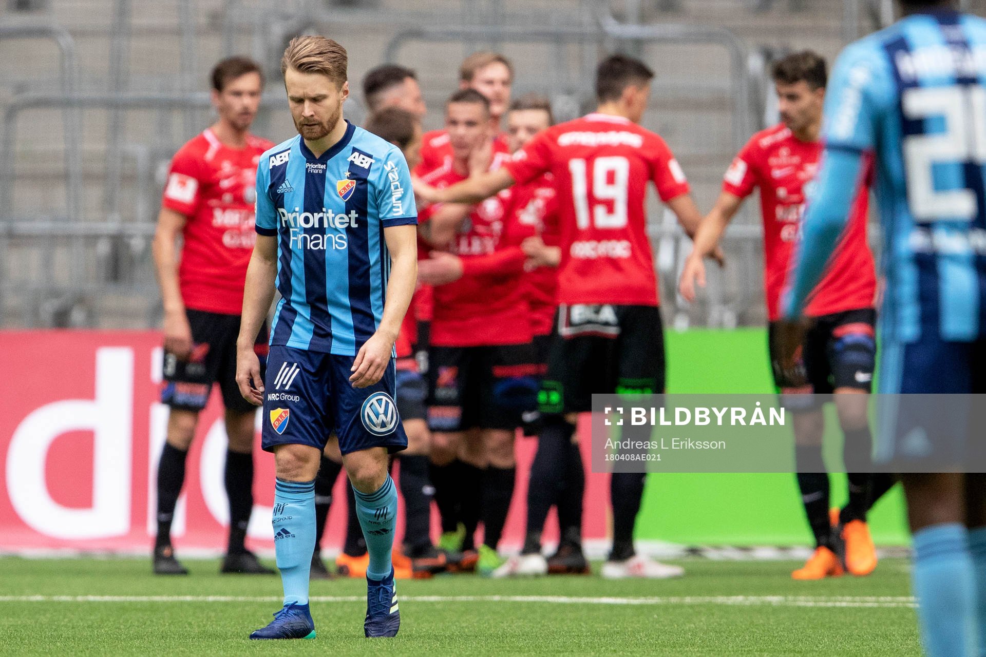 Djurgårdens Jacob Une Larsson deppar