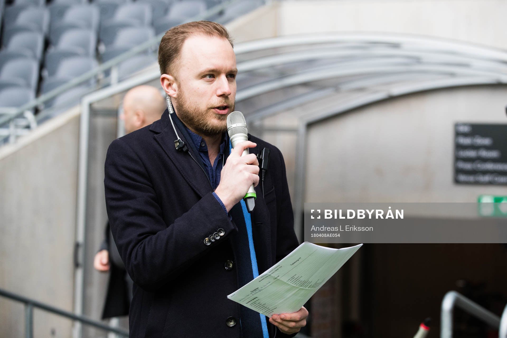 Djurgårdens speaker Viktor Barth-Kron innan