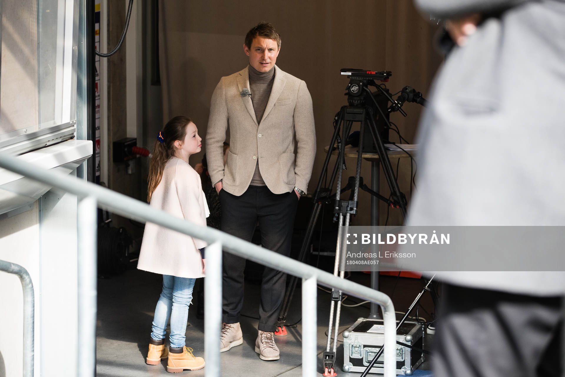 Djurgårdens tidigare spelare Kim Källström väntar på