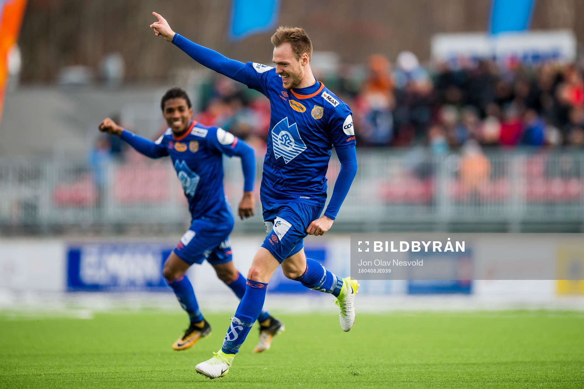 Aron Elis Thrandarson of Aalesund celebrates the 1-2 goal