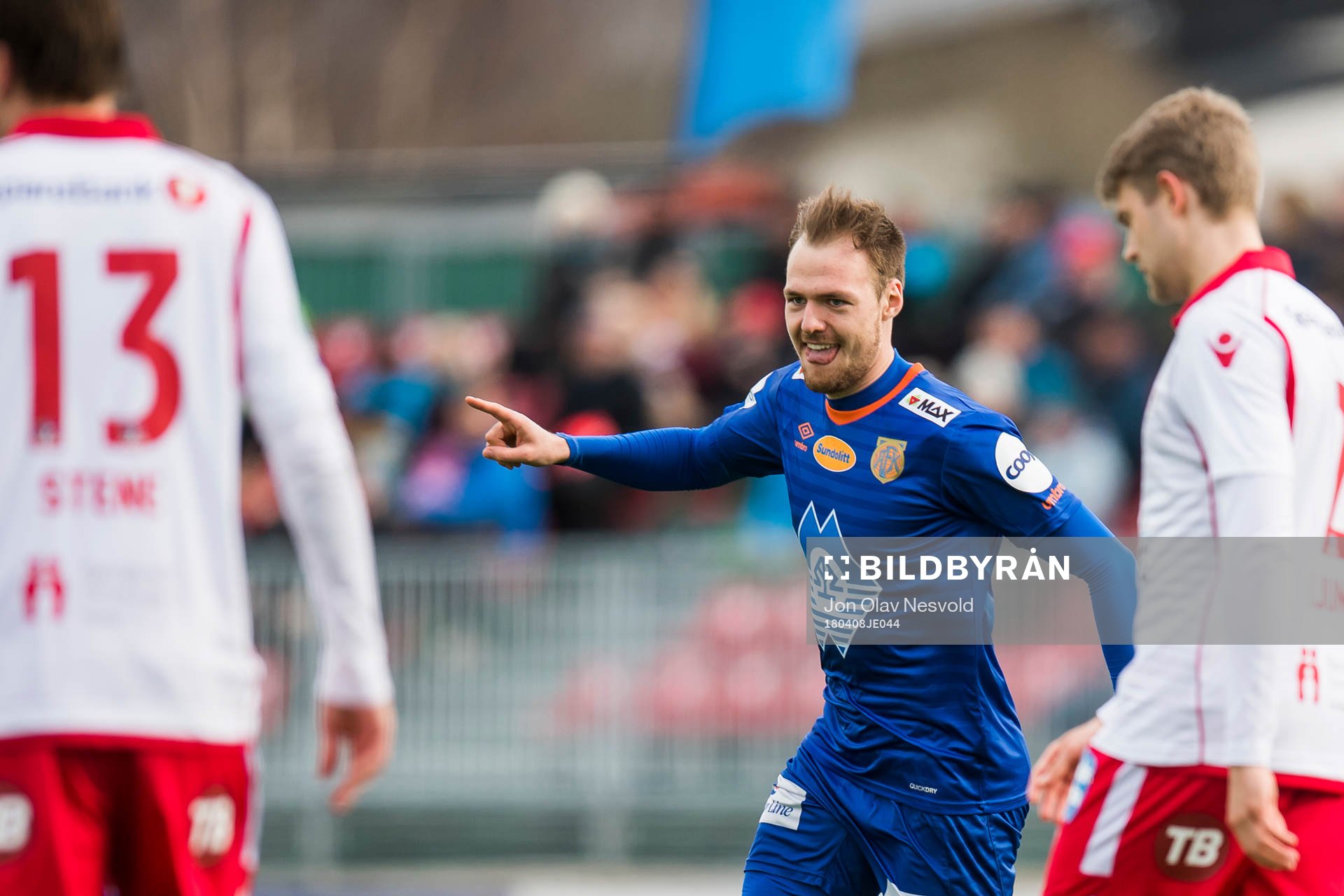 Aron Elis Thrandarson of Aalesund celebrates the 1-2 goal