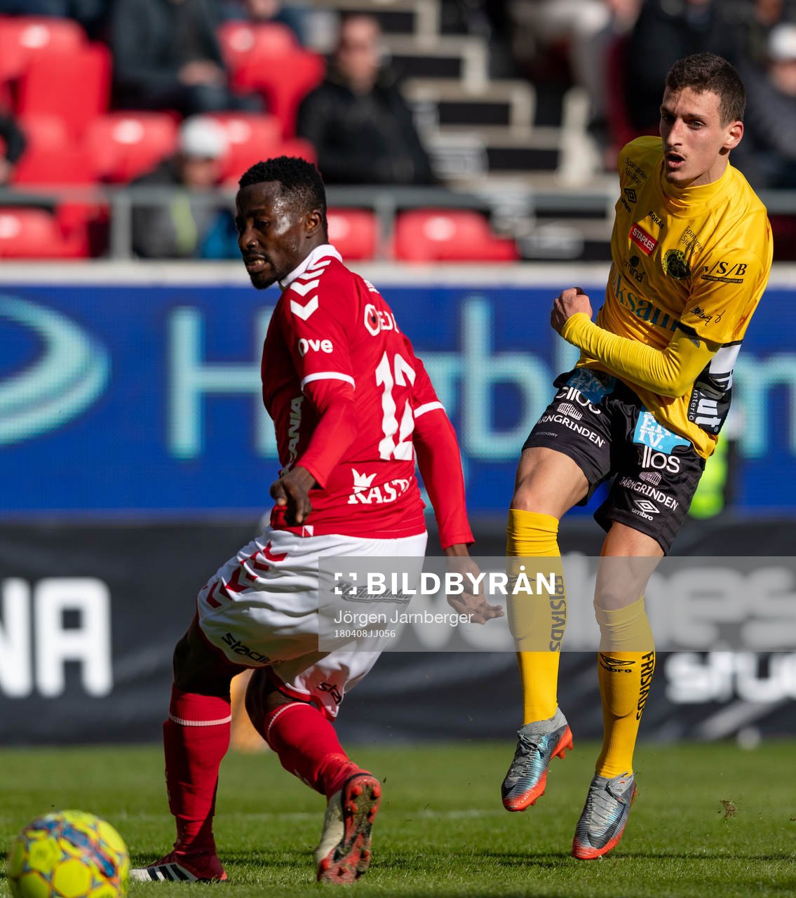 Elfsborgs Arian Kabashi och Kalmars Chima Uche Akas