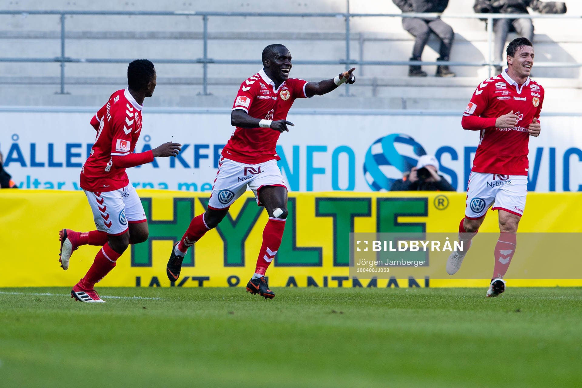 Kalmars Papa Alioune Diouf jublar