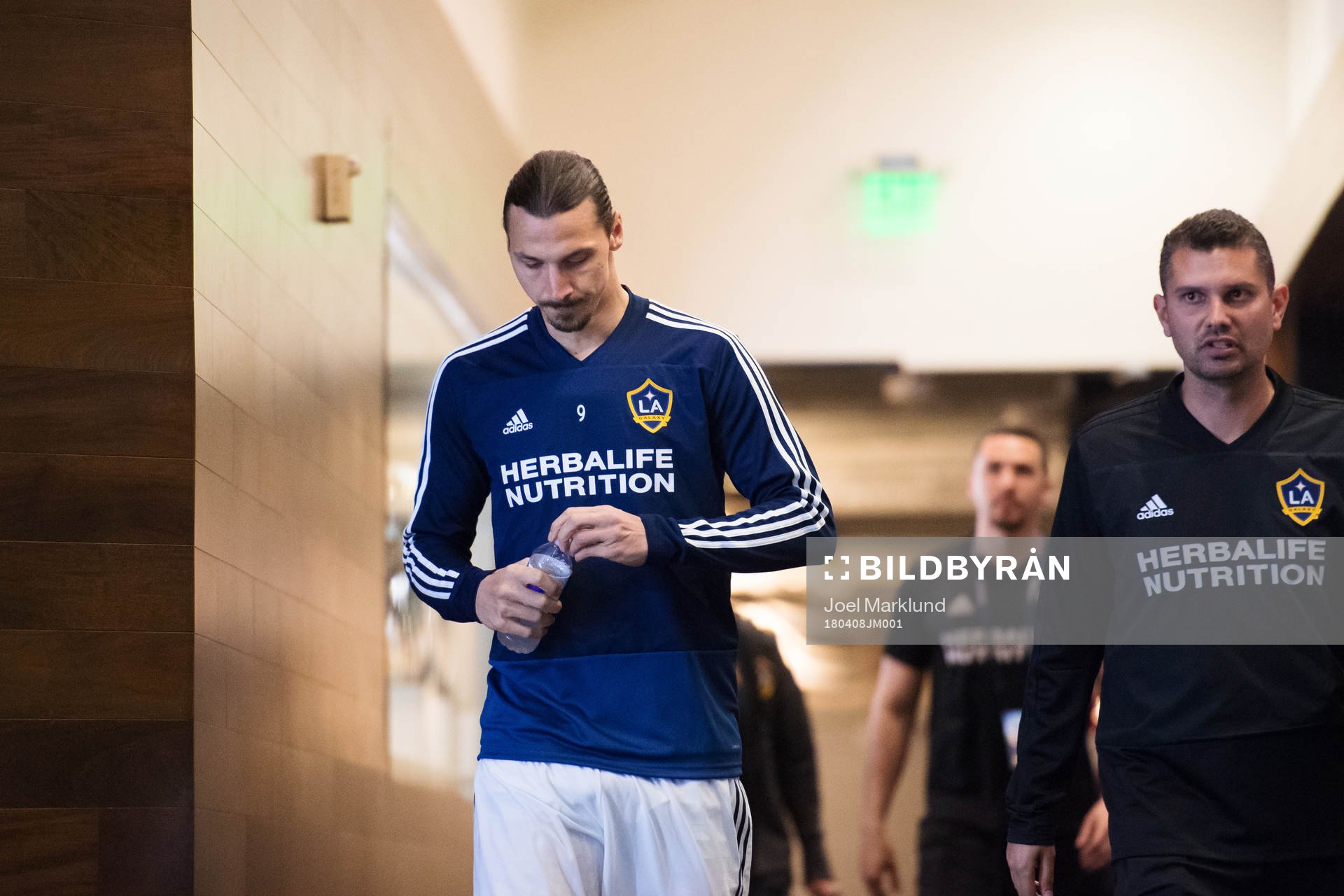 LA Galaxys Zlatan Ibrahimovic på väg ut till