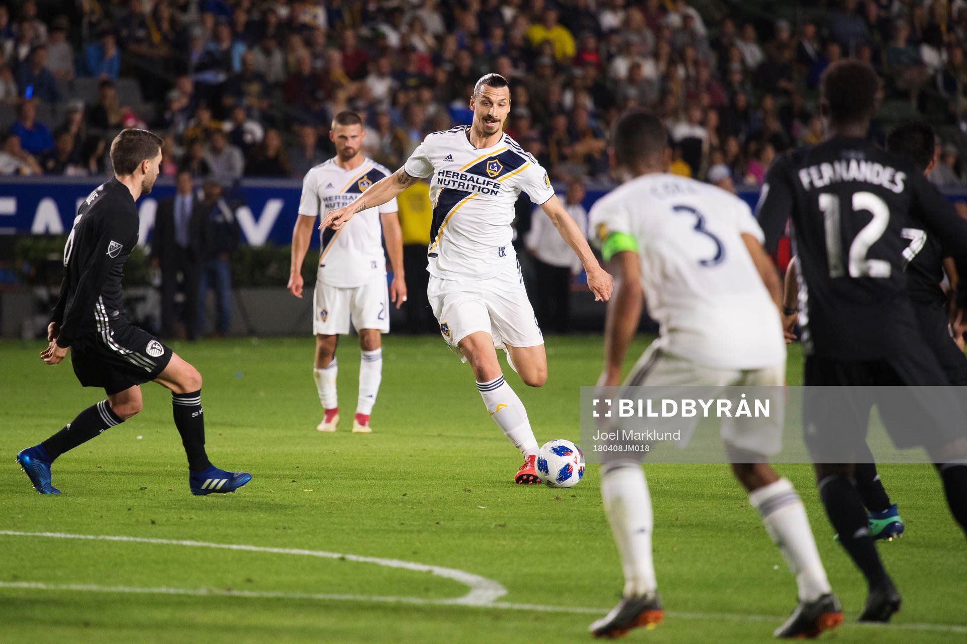 LA Galaxys Zlatan Ibrahimovic under fotbollsmatchen i MLS mellan LA Galaxy och Sporting Kansas City den 8 april 2018 i Los Angeles.